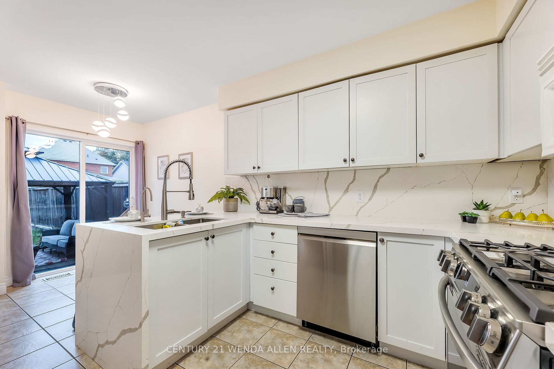 10 Harmer Dr