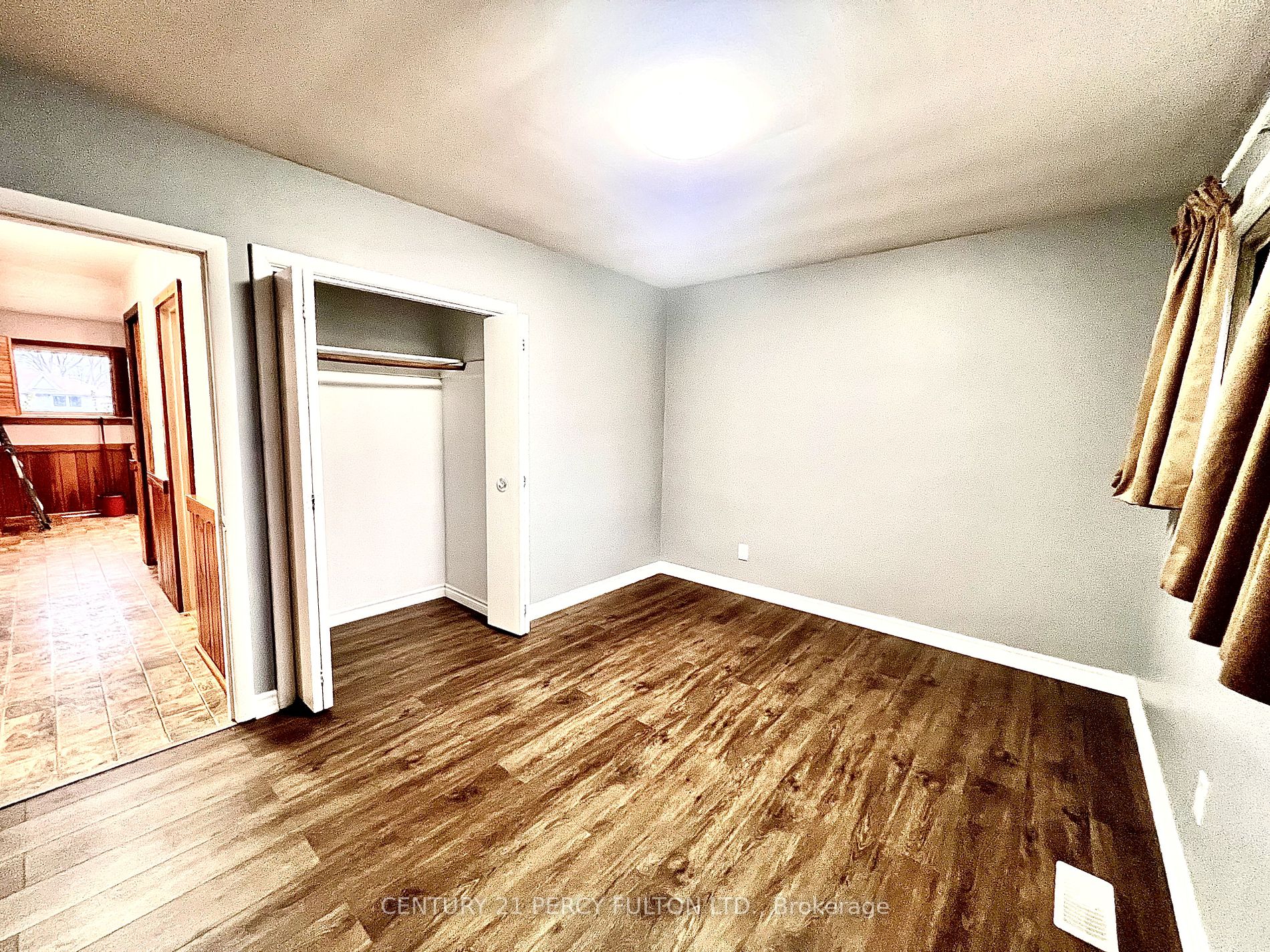 27 Willow Park Dr