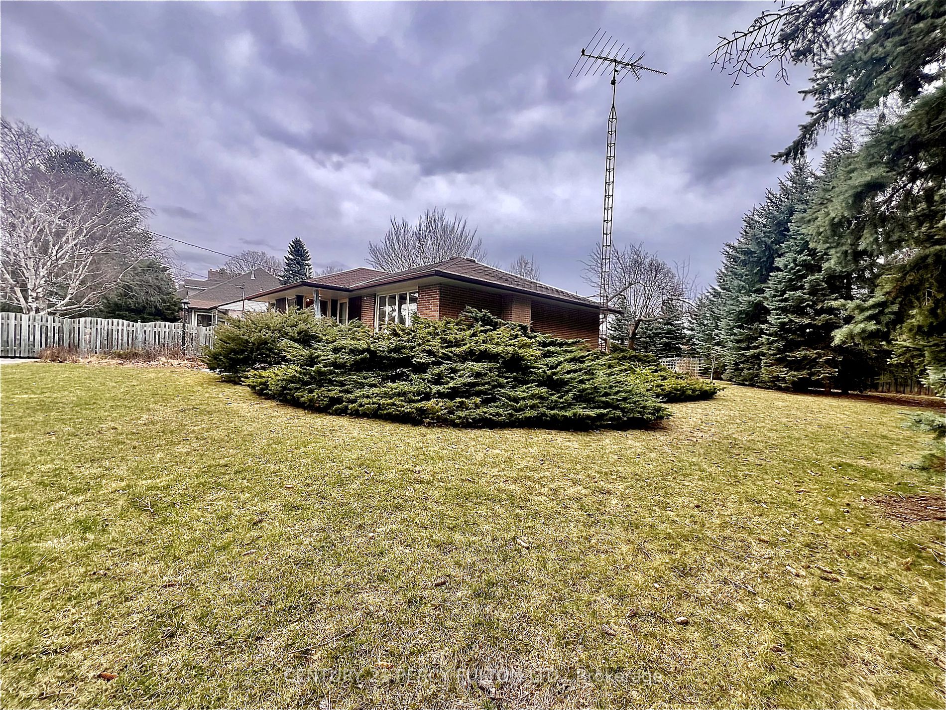 27 Willow Park Dr