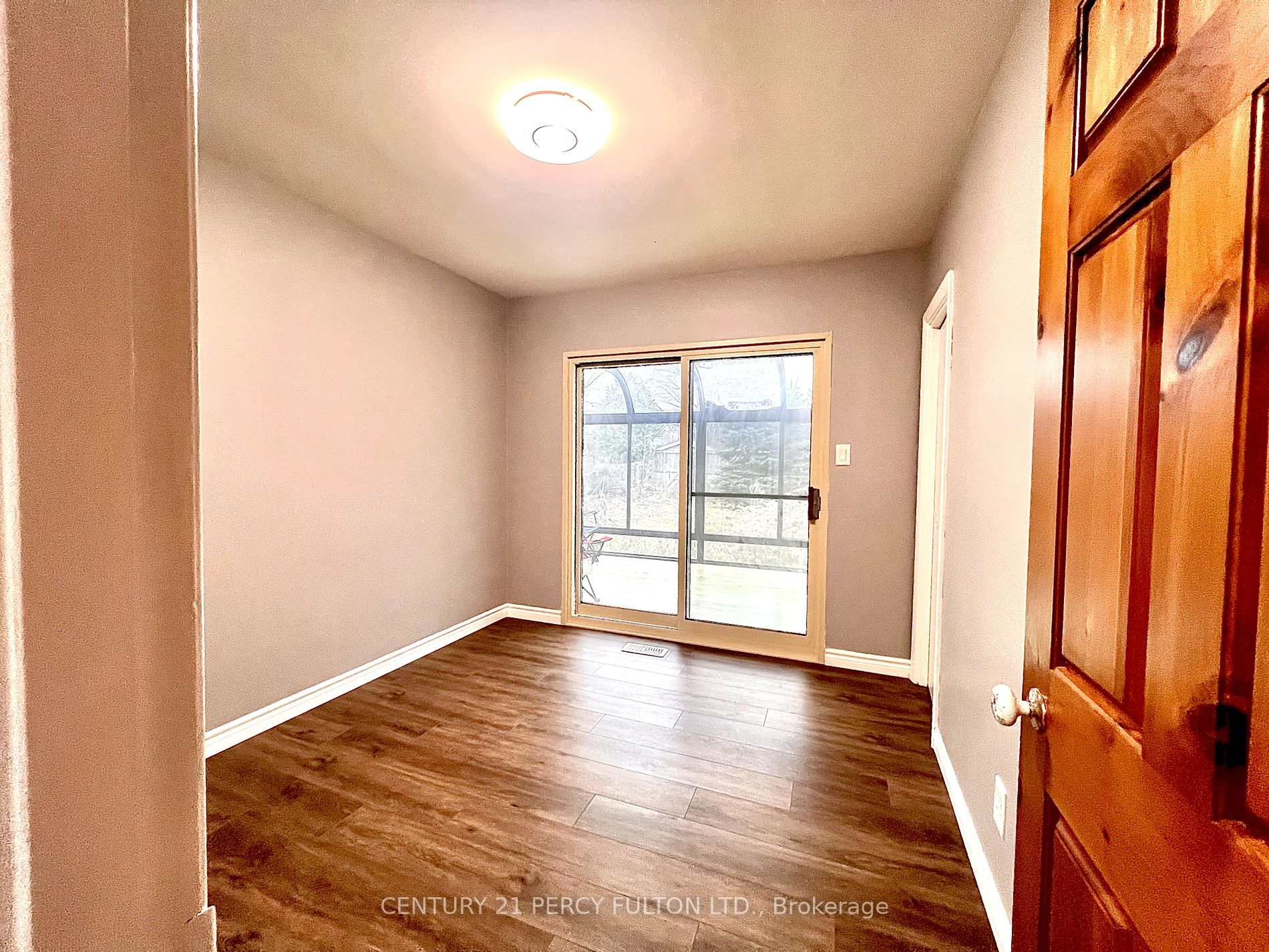 27 Willow Park Dr