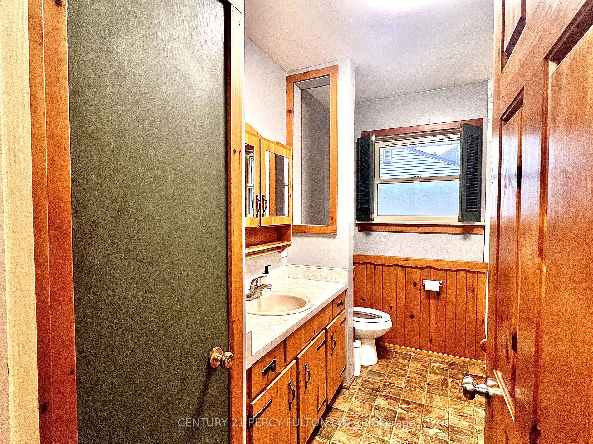 27 Willow Park Dr