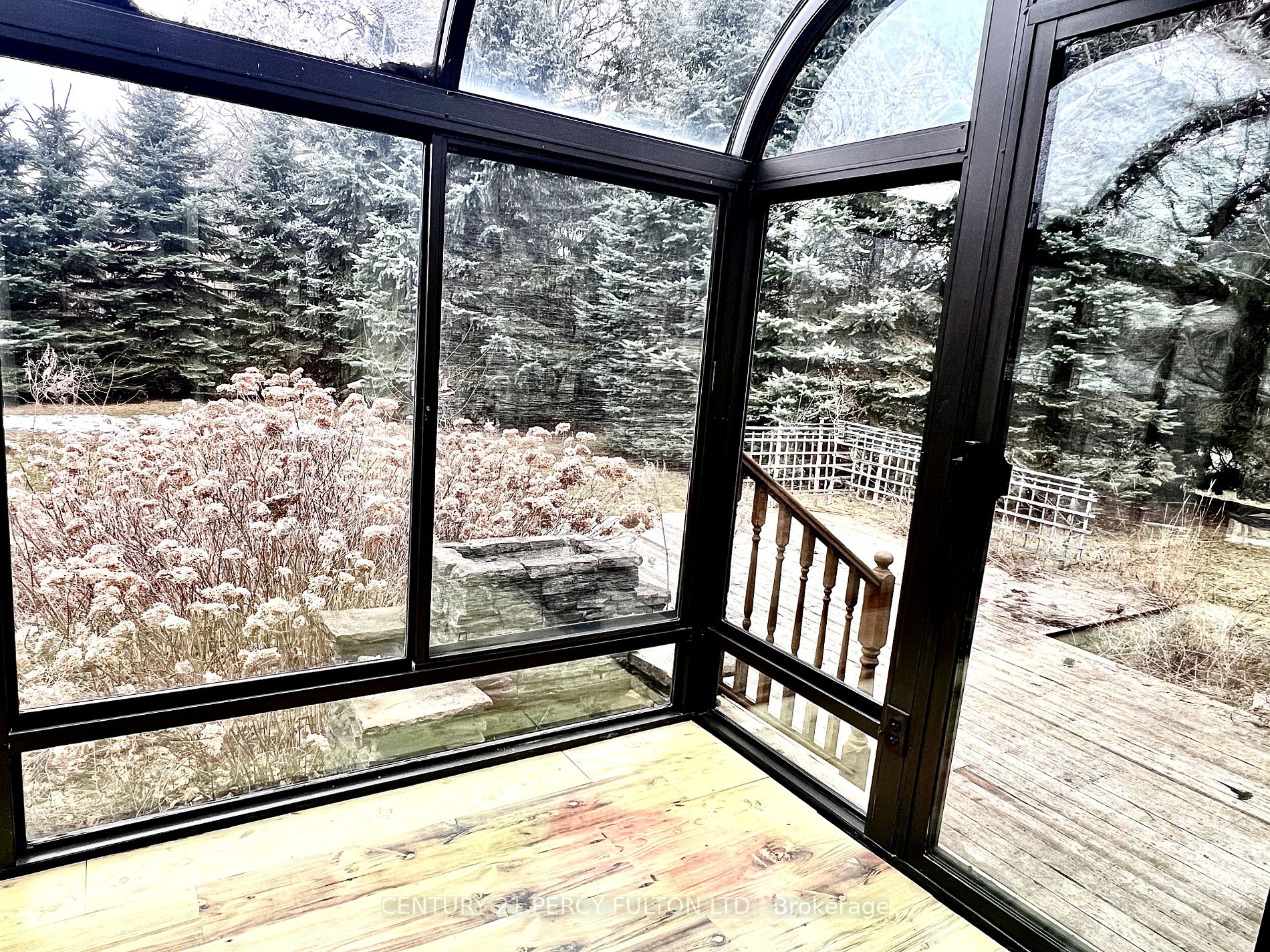27 Willow Park Dr