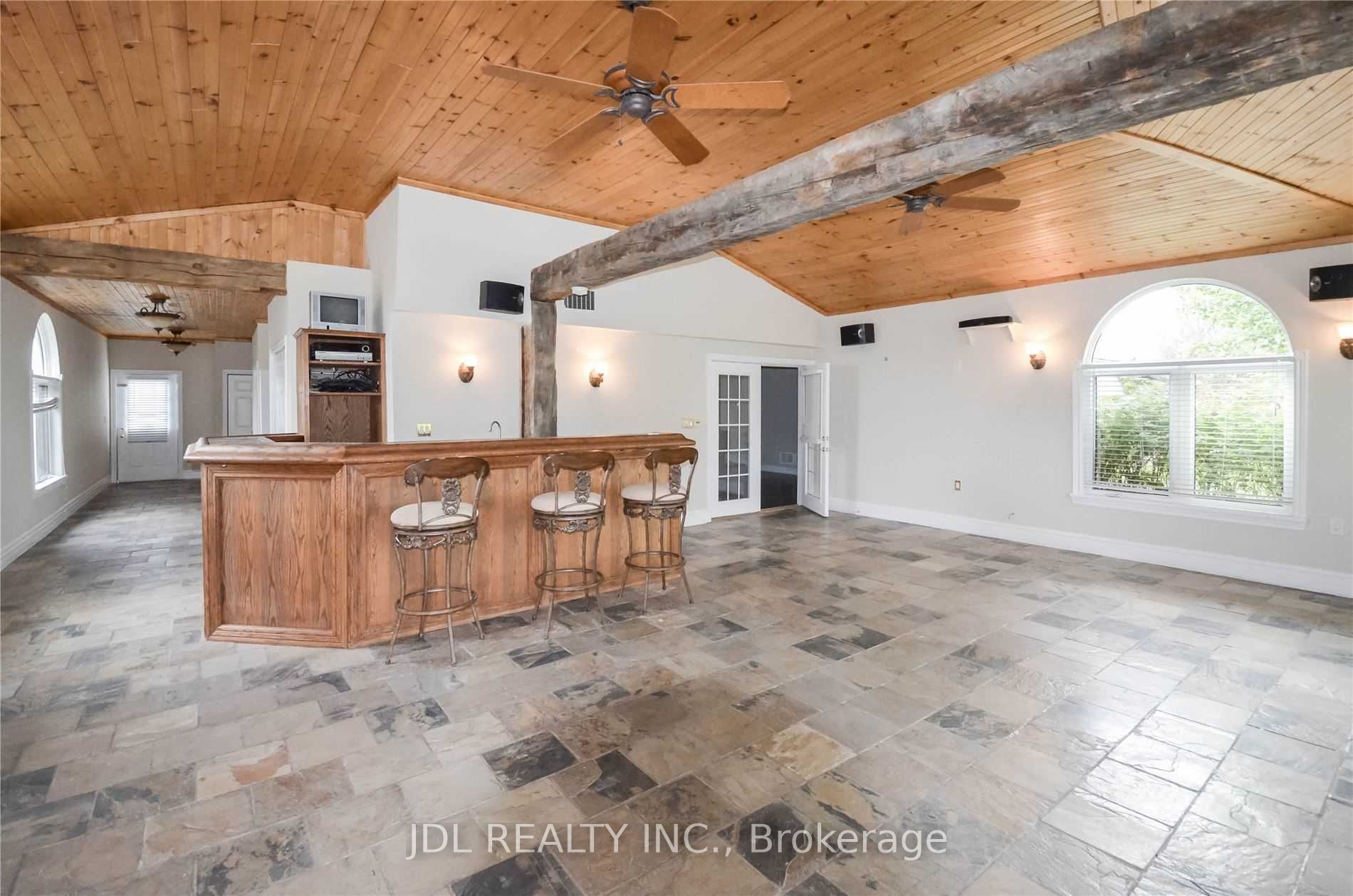 2614 Head Road