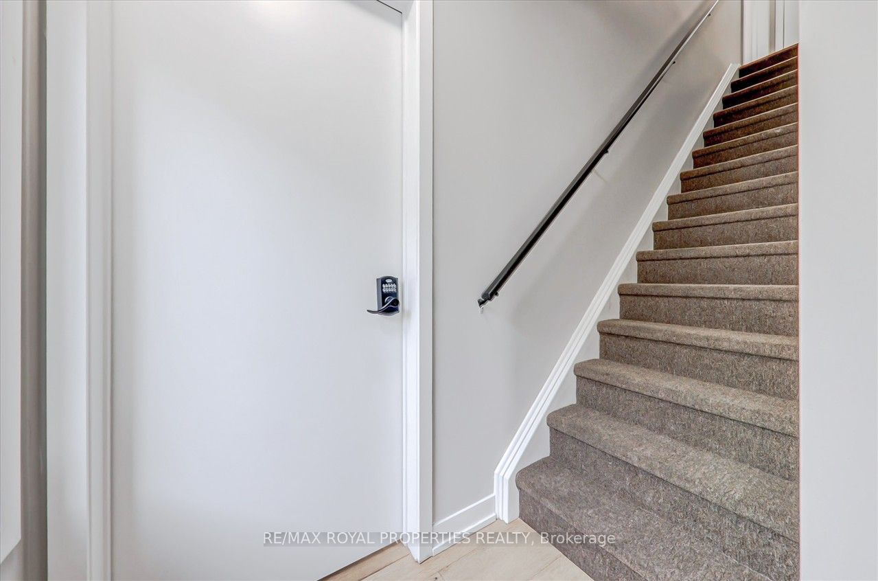 1760 Simcoe St N, #74