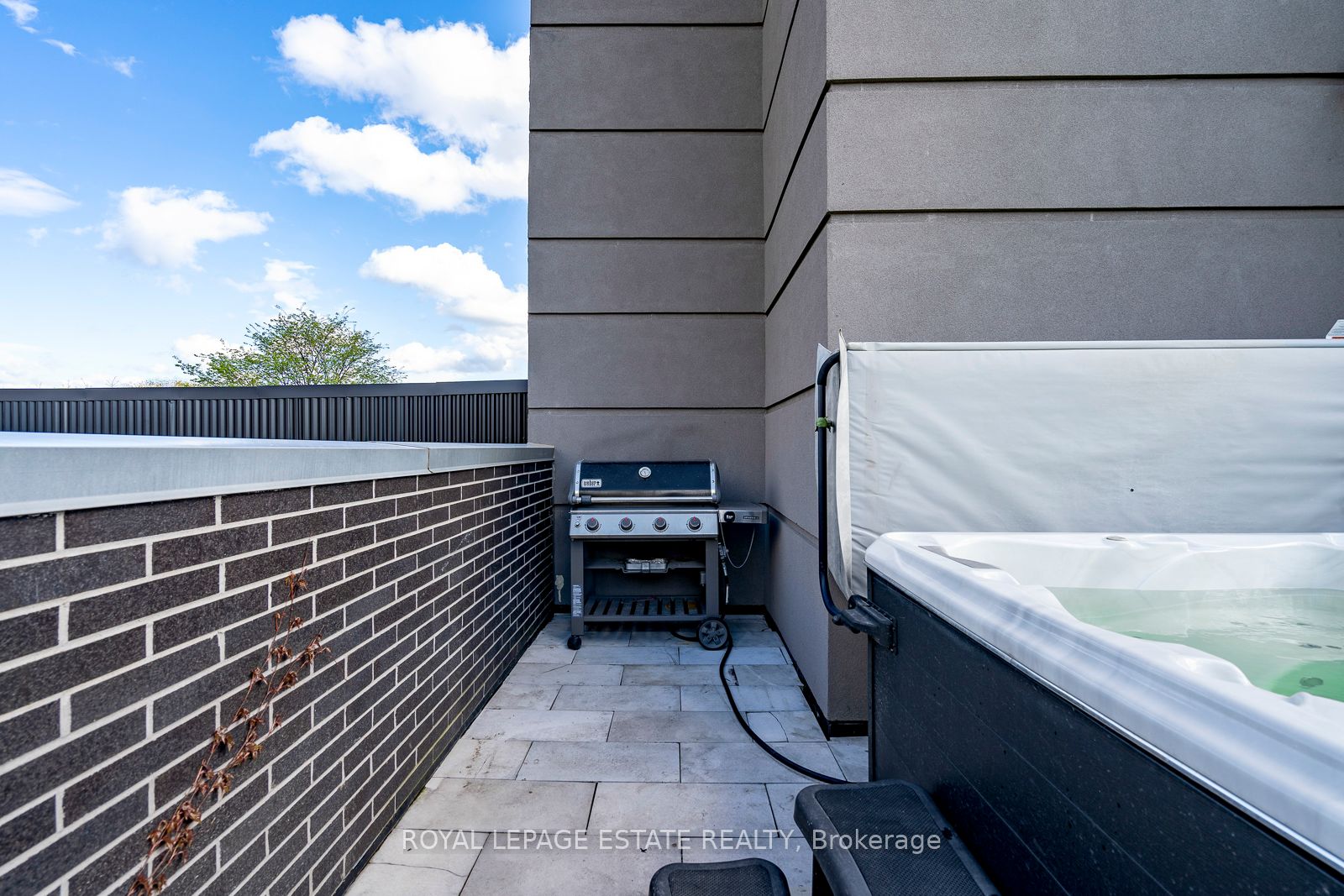 1003 Queen Street E, #401