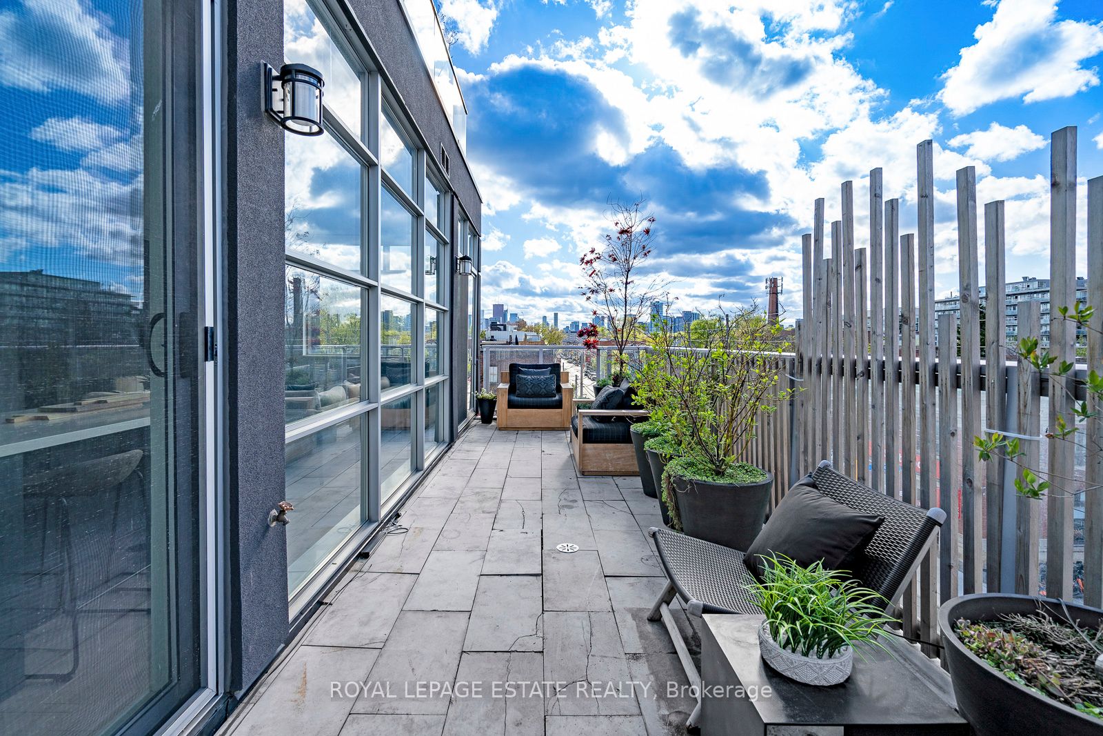1003 Queen Street E, #401