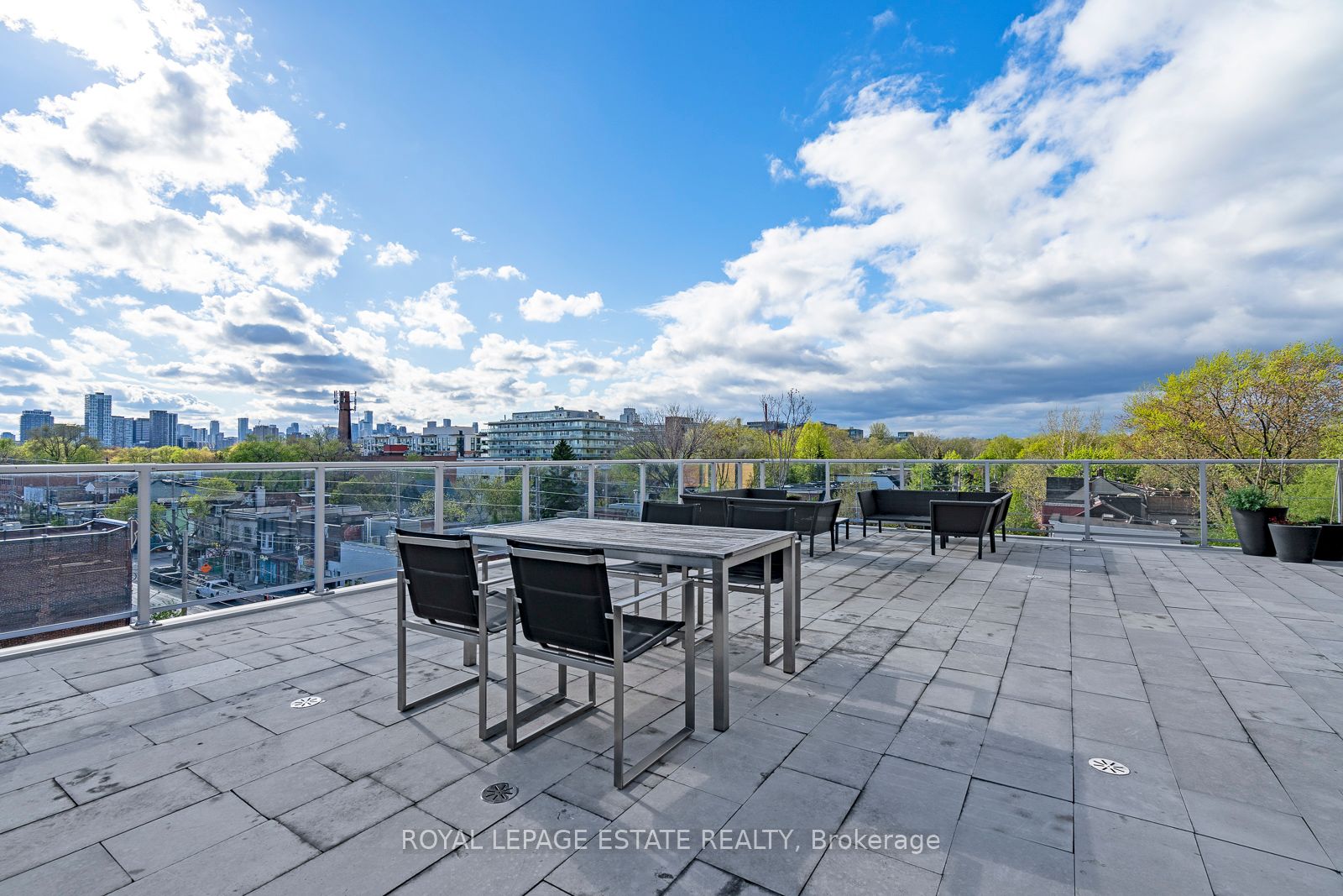1003 Queen Street E, #401