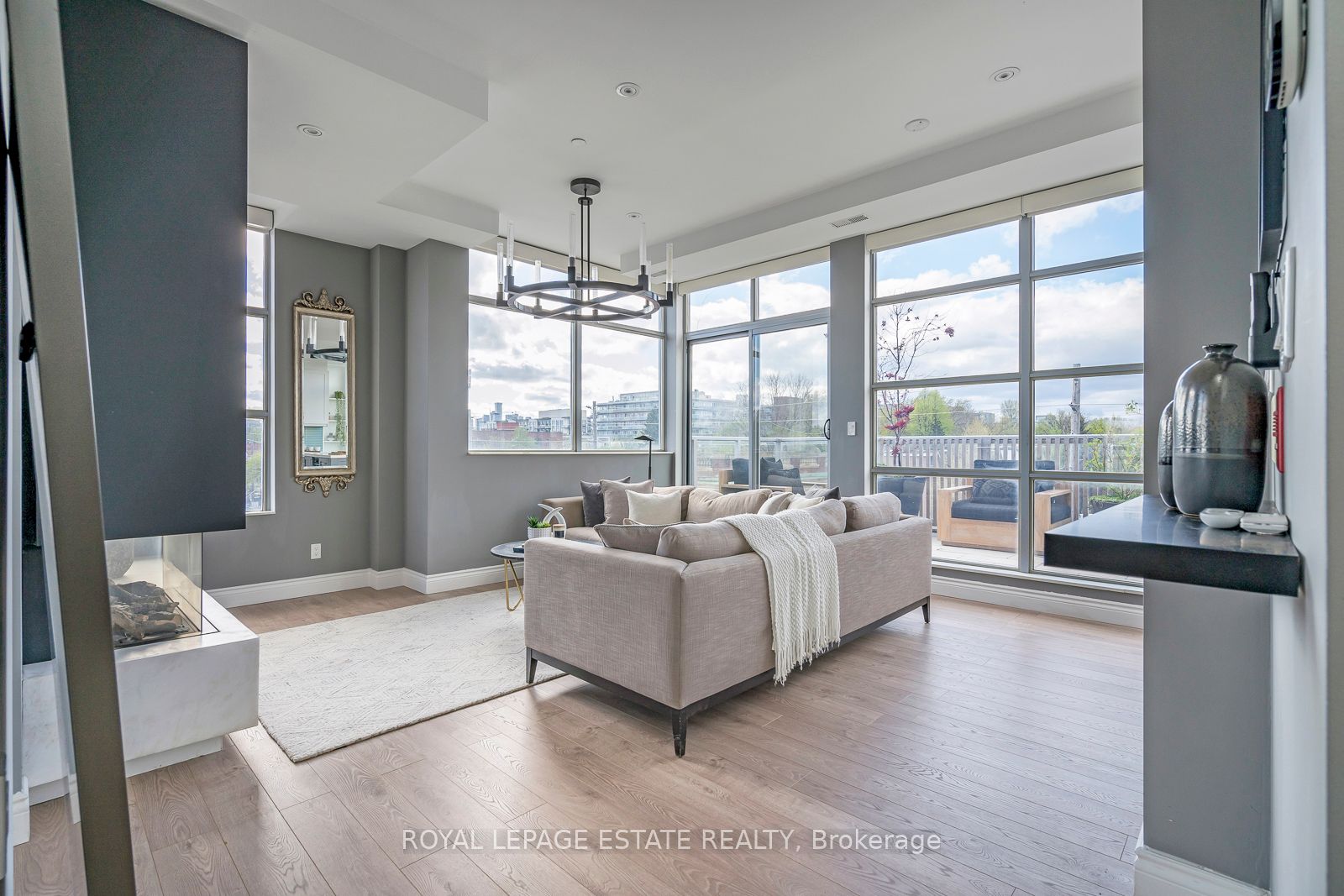 1003 Queen Street E, #401