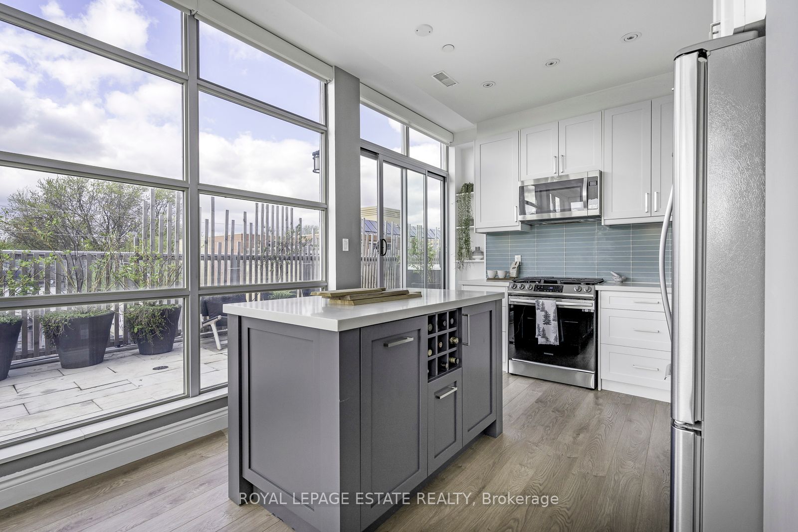 1003 Queen Street E, #401