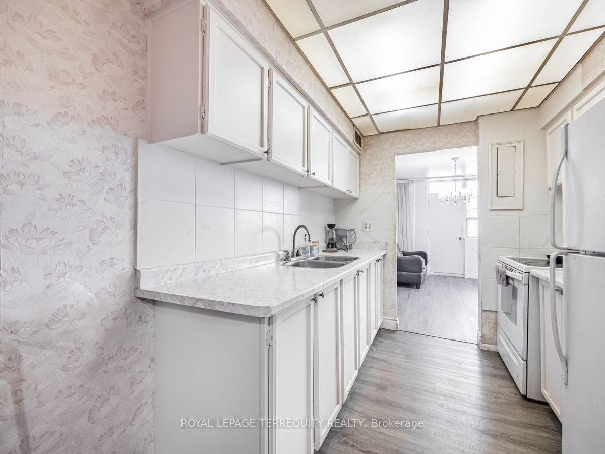 3420 EGLINTON Avenue E, #505