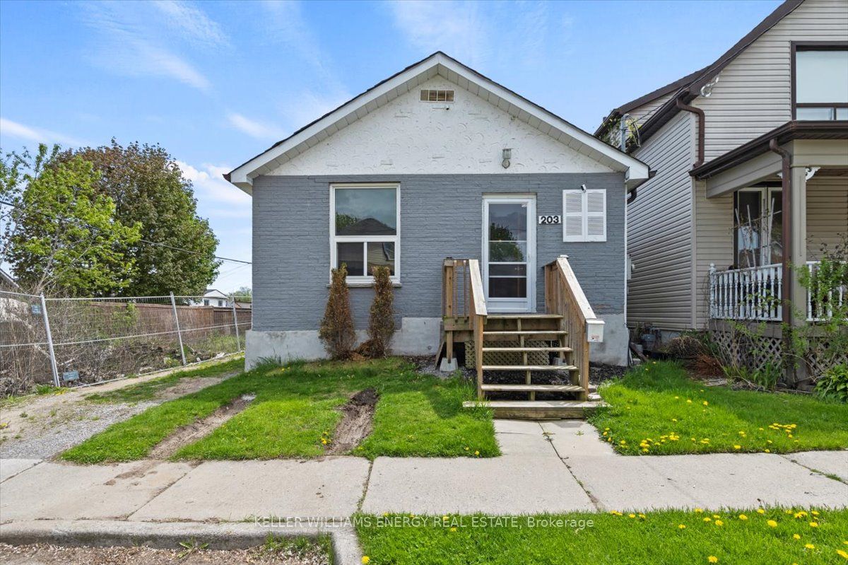 203 Quebec Street