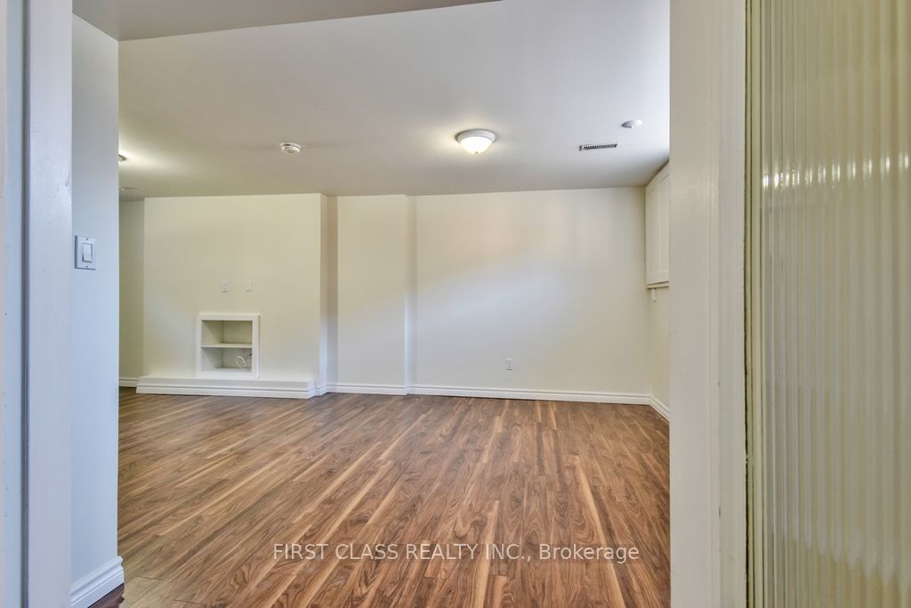 24 Fintona Ave