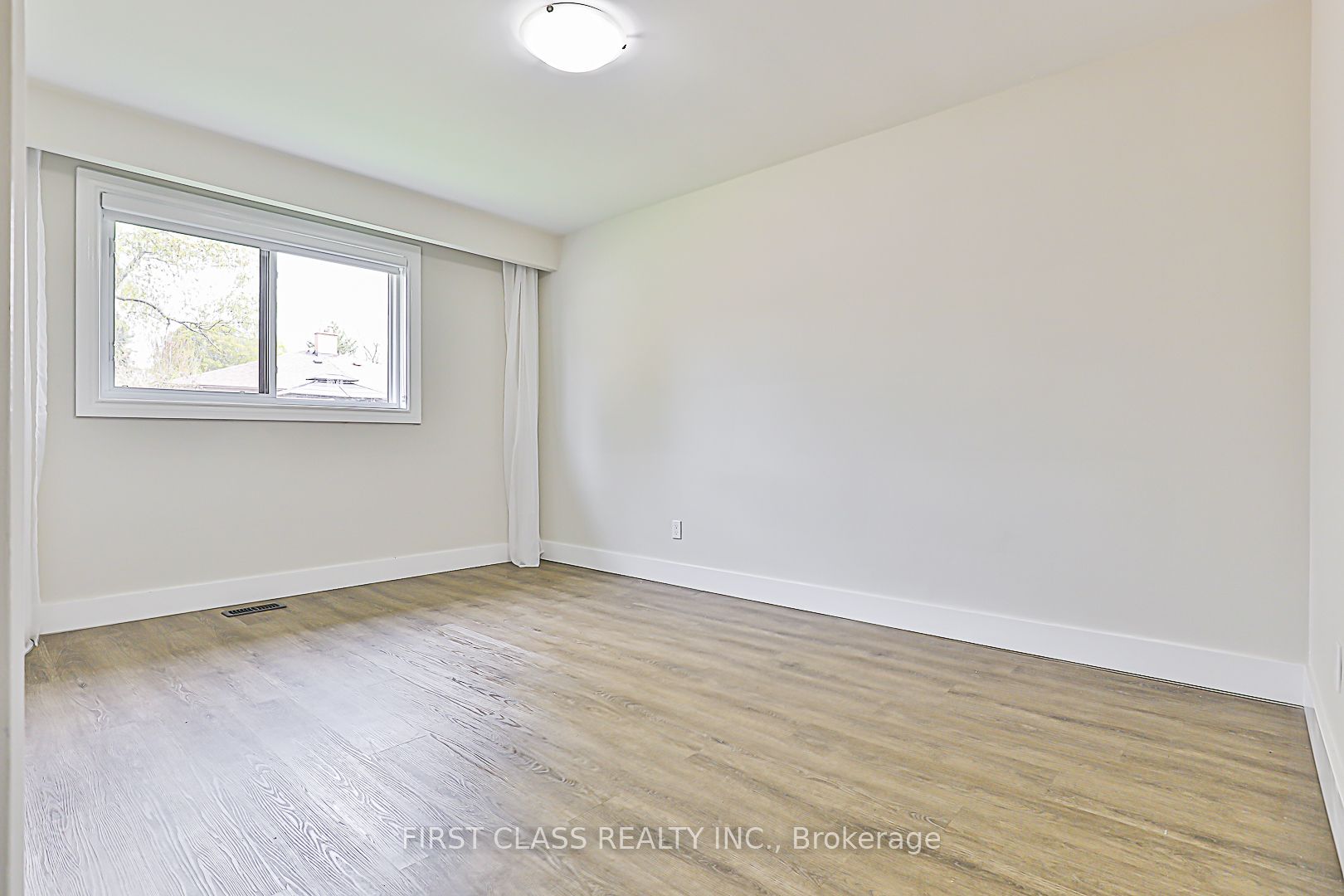 24 Fintona Ave