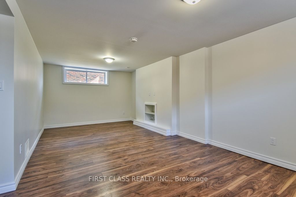 24 Fintona Ave