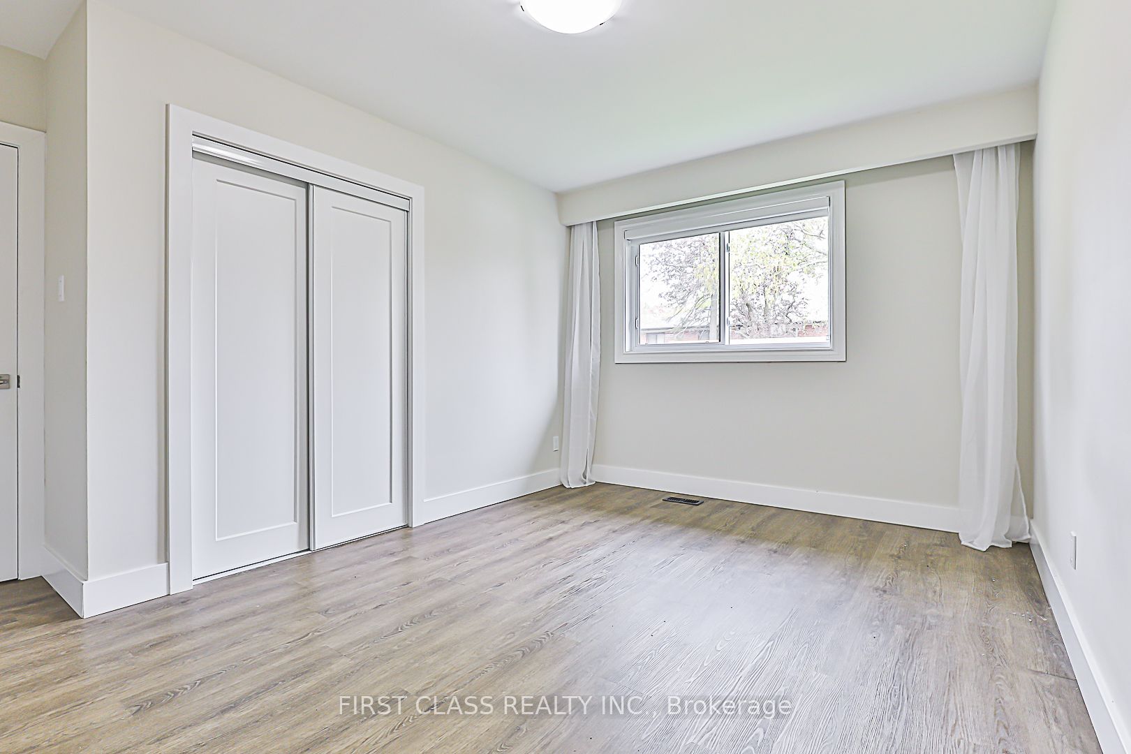 24 Fintona Ave
