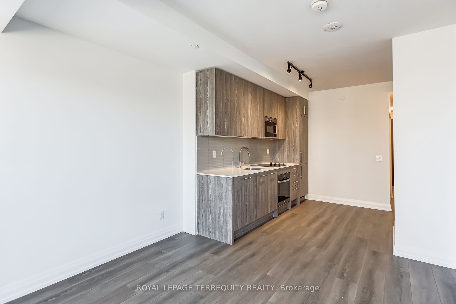 286 Main Street #1906