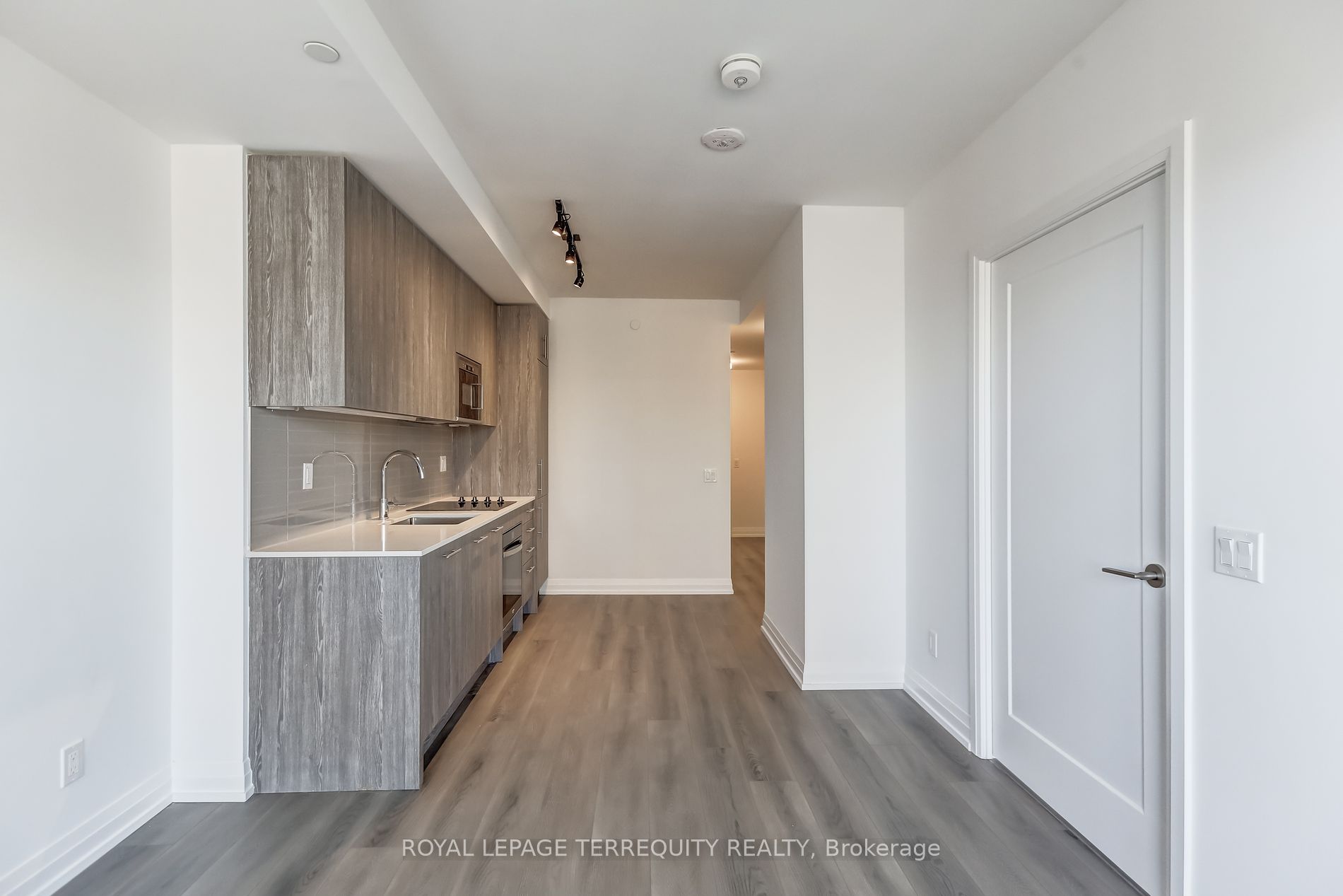 286 Main Street #1906