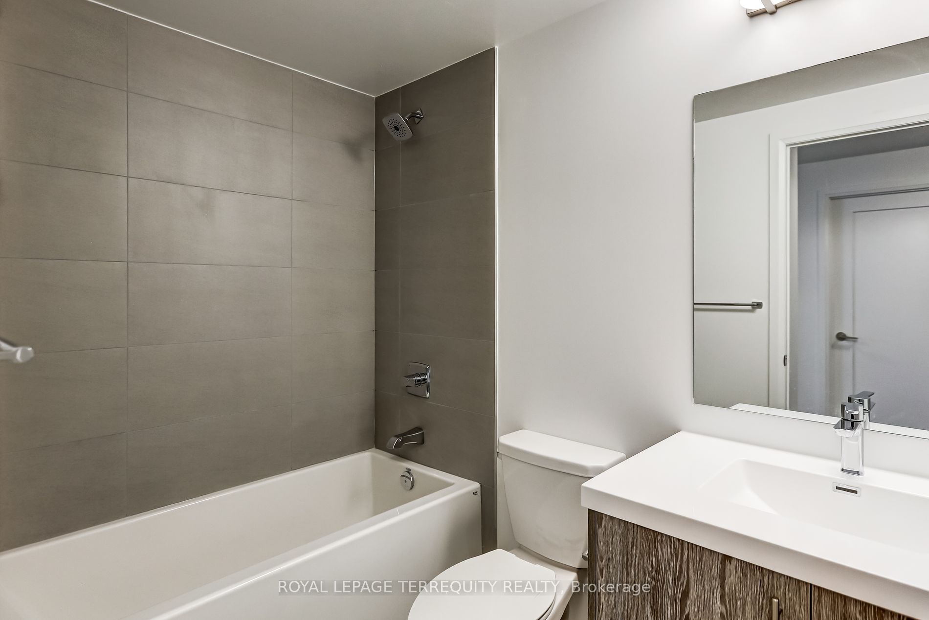 286 Main Street #1906