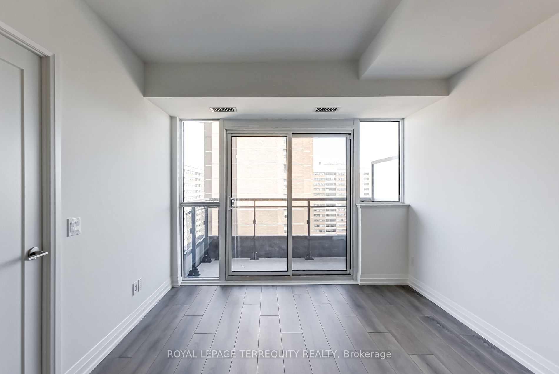 286 Main Street #1906