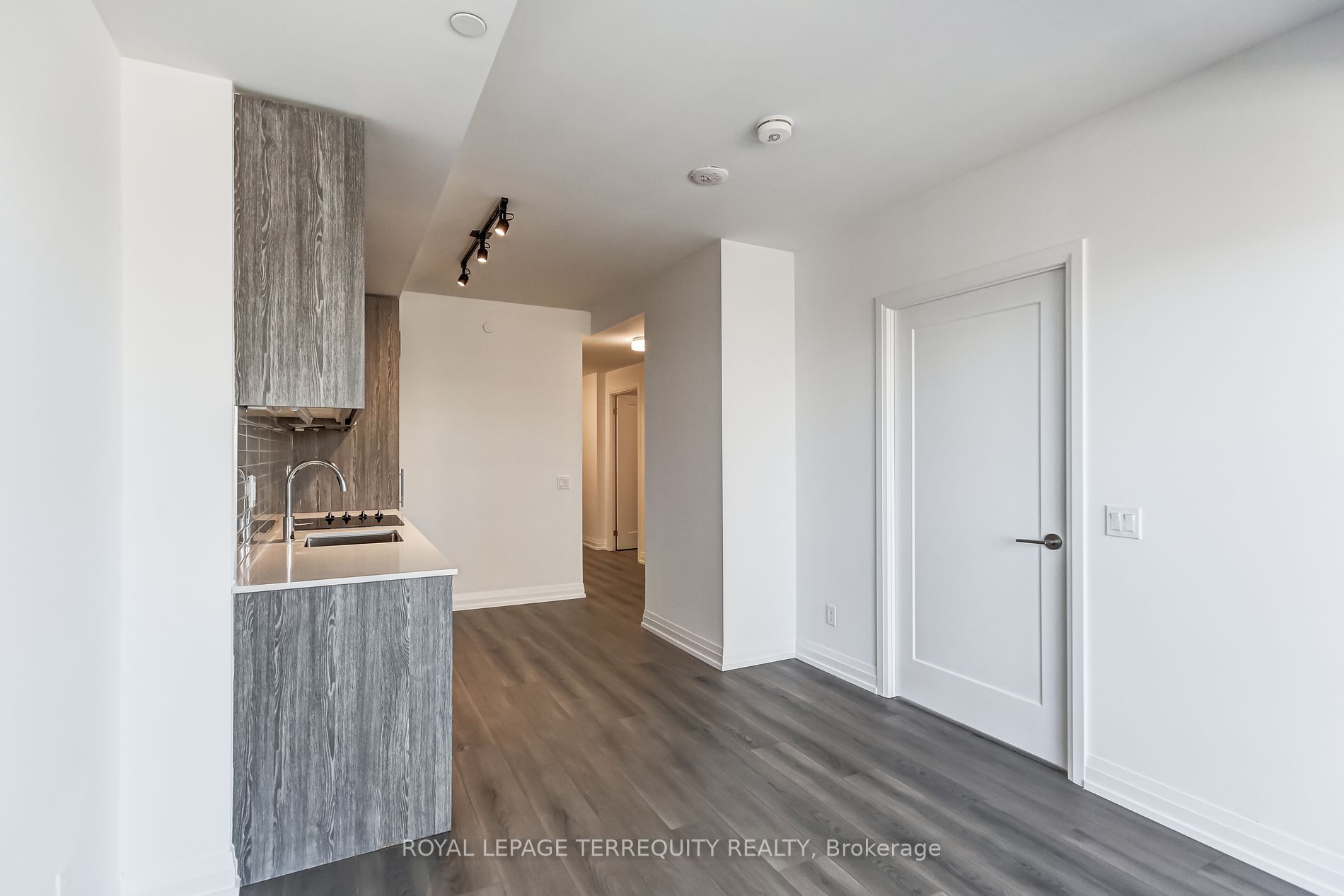 286 Main Street #1906