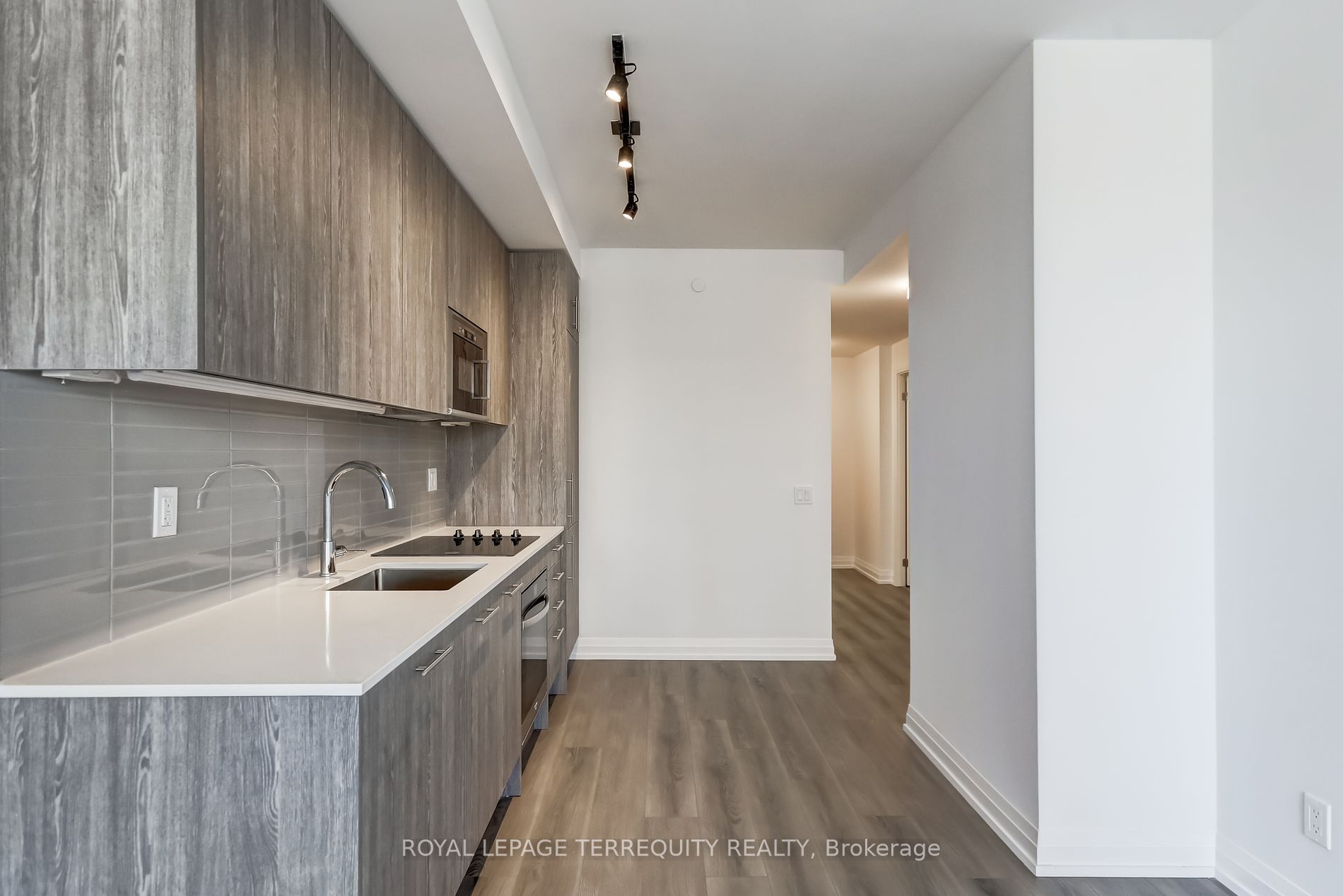 286 Main Street #1906