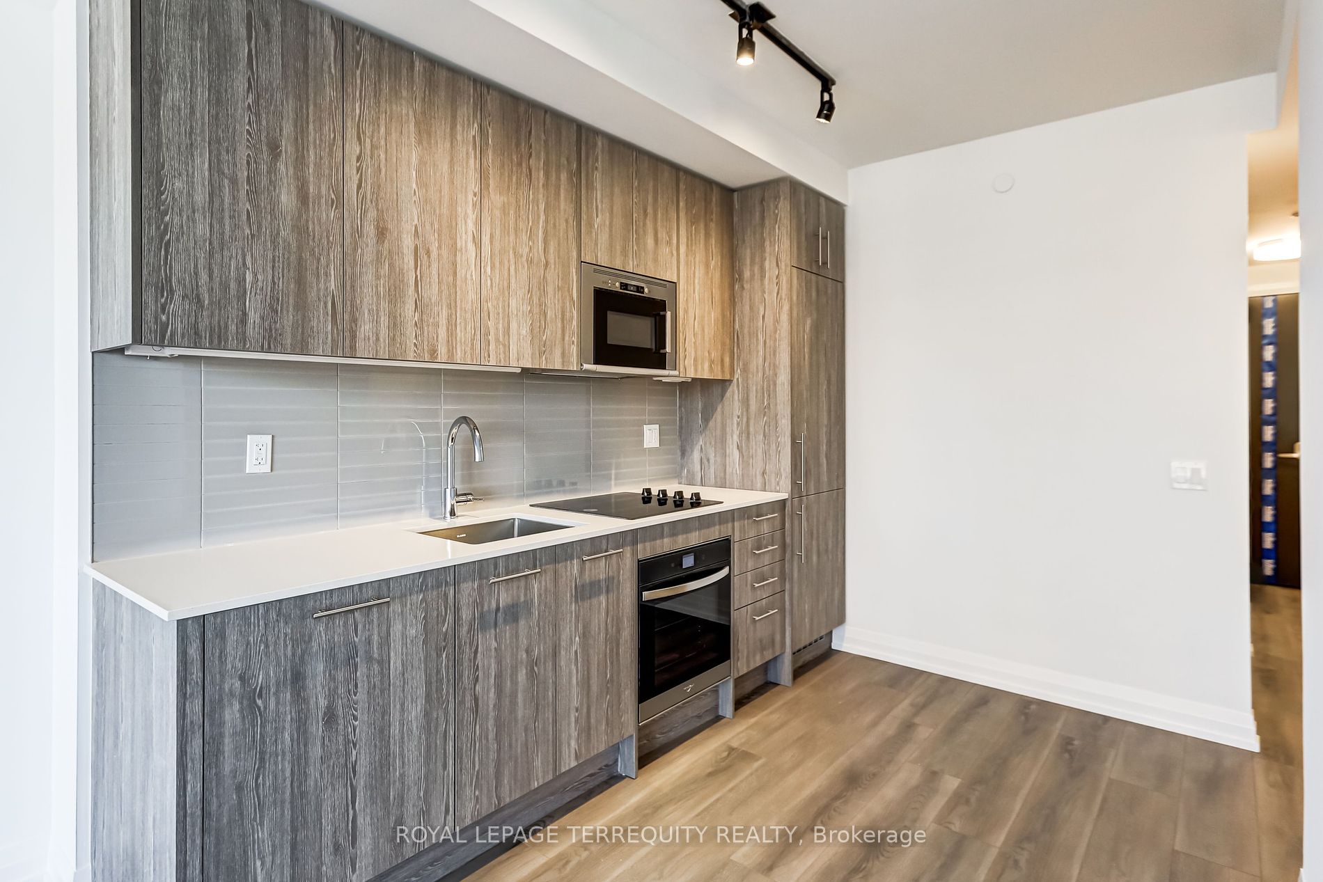 286 Main Street #1906