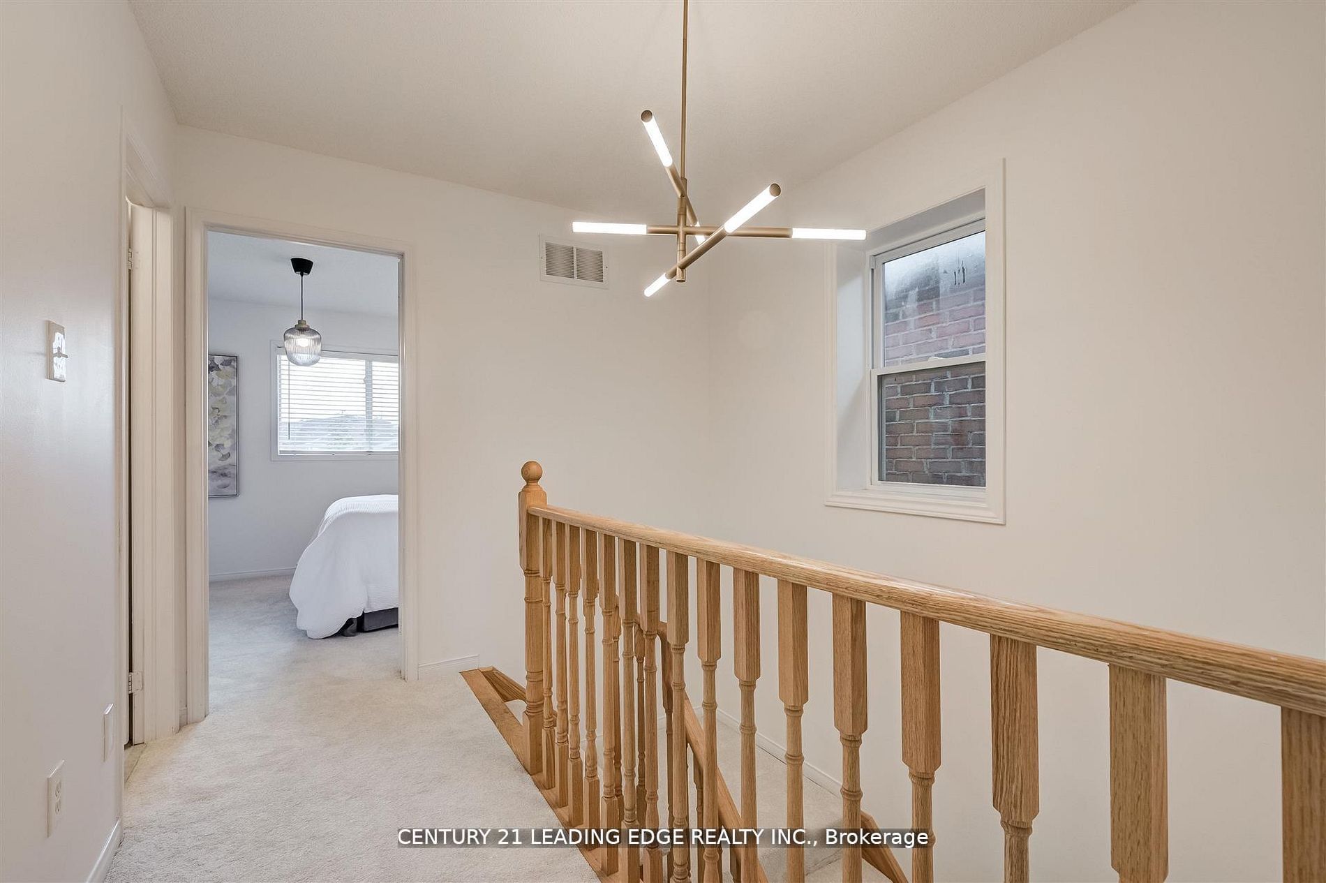 215 Andona Crescent