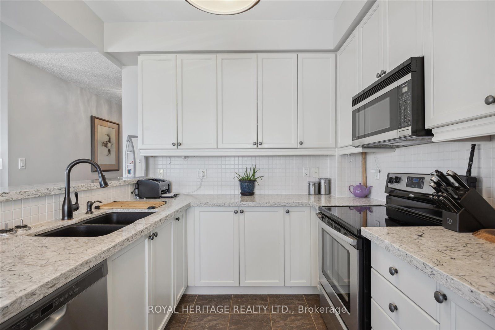 385 Lakebreeze Drive, #301