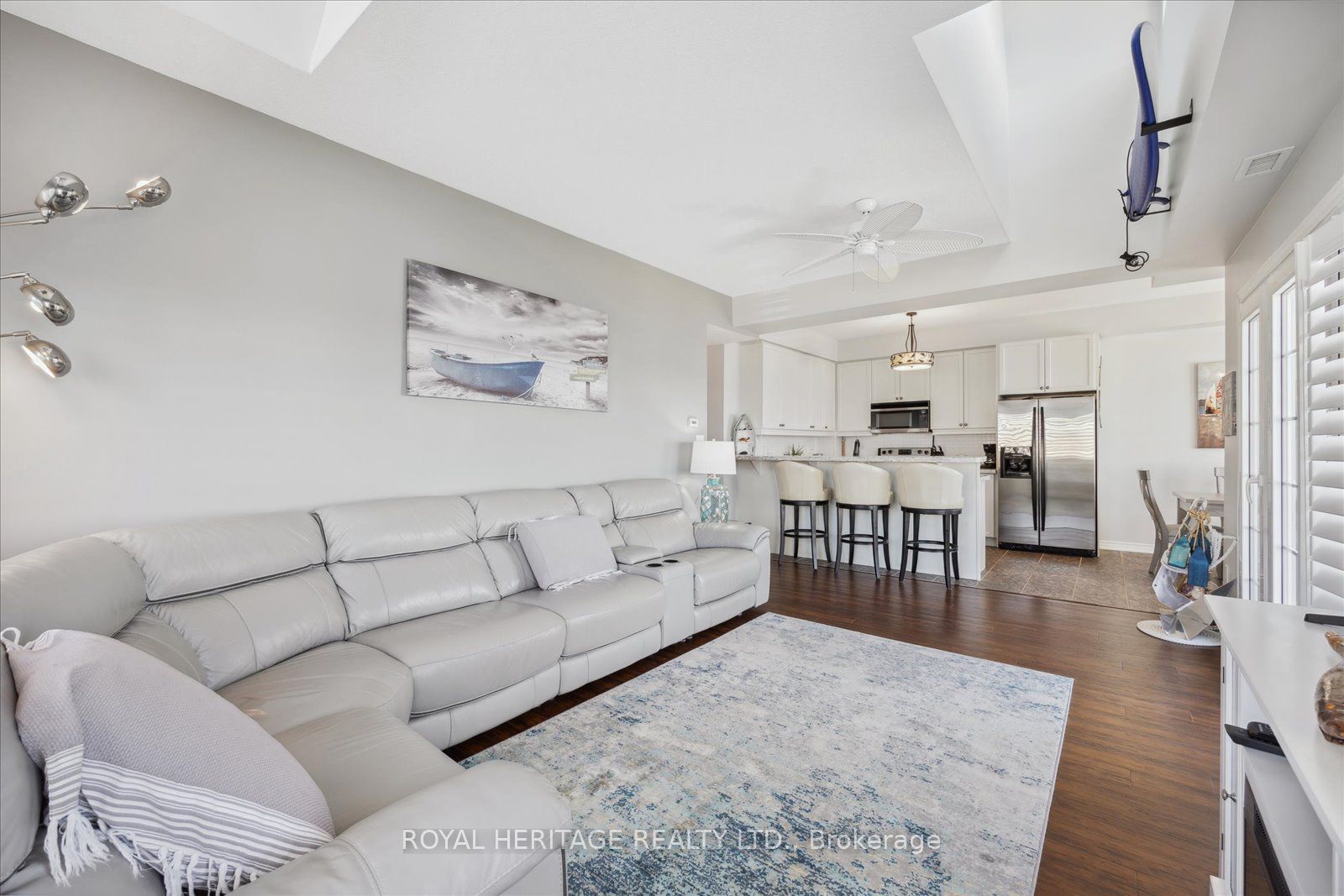 385 Lakebreeze Drive, #301