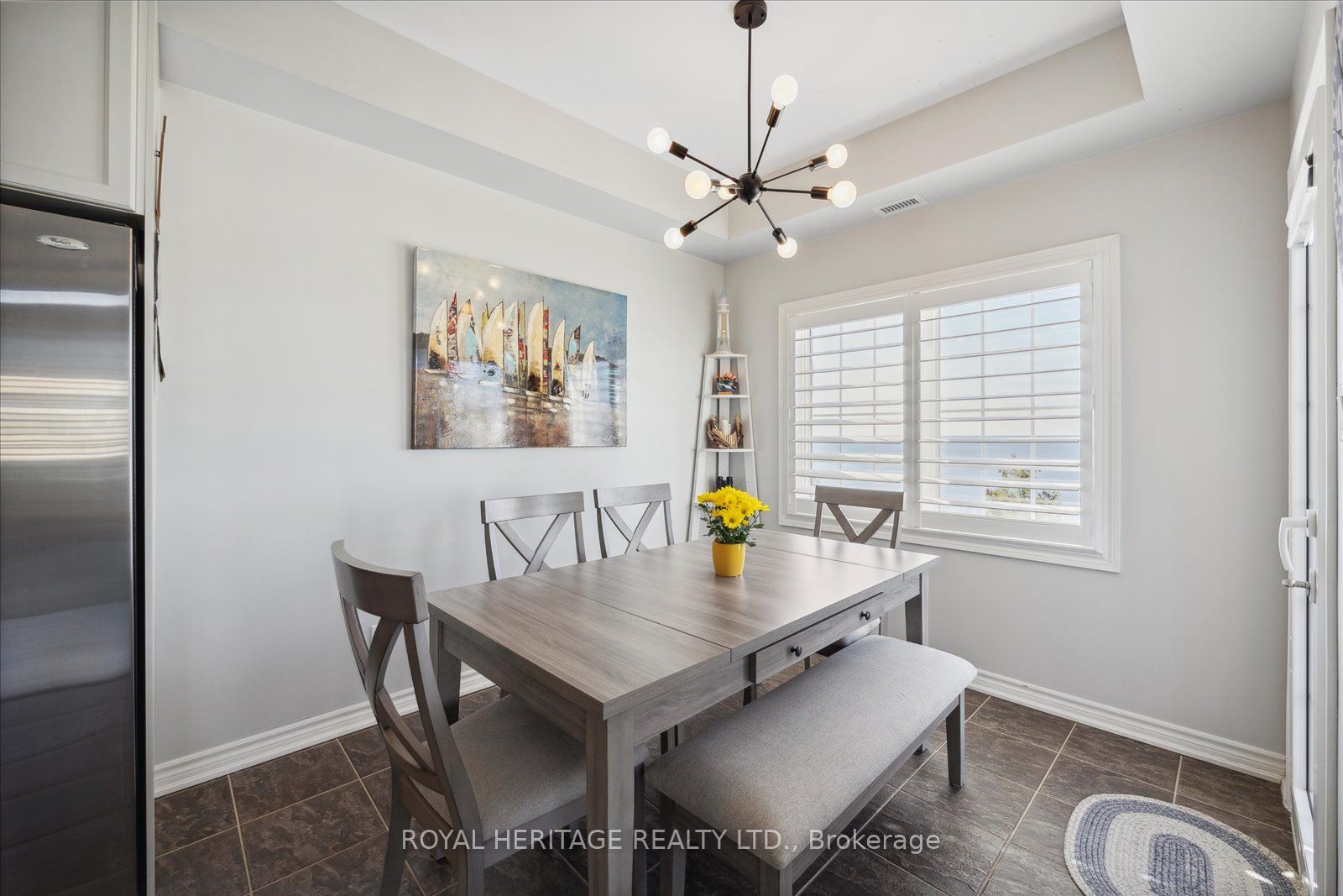 385 Lakebreeze Drive, #301