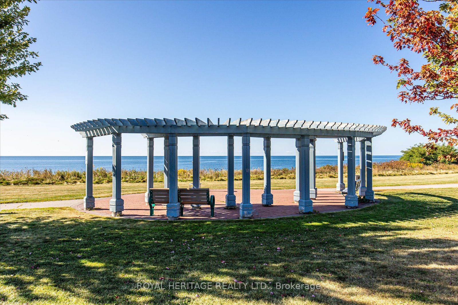 385 Lakebreeze Drive, #301