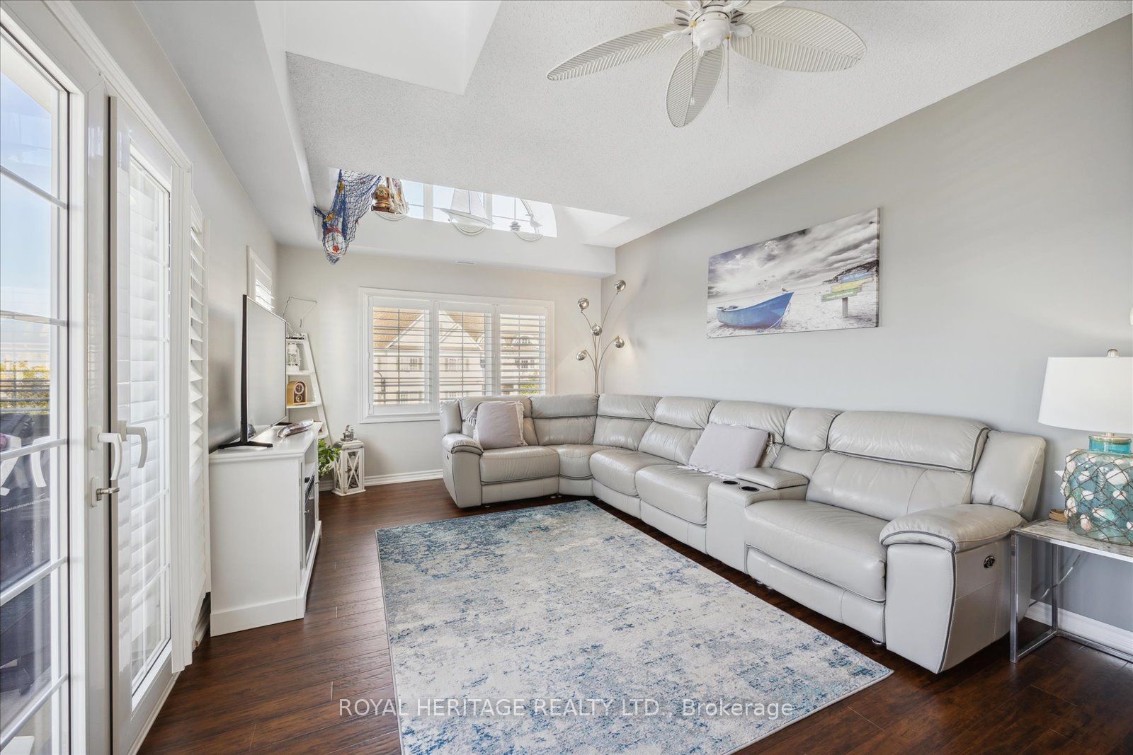385 Lakebreeze Drive, #301