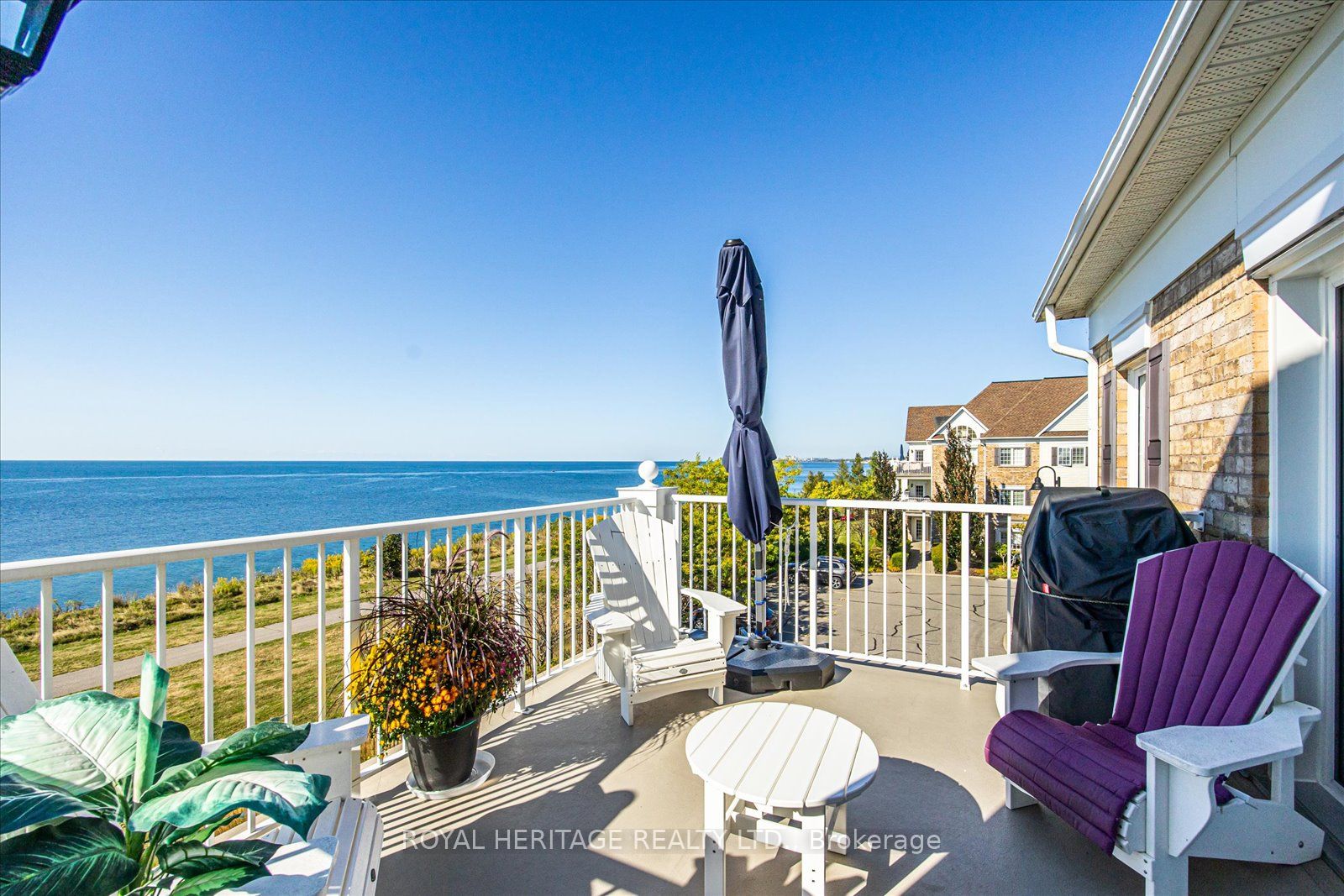 385 Lakebreeze Drive, #301
