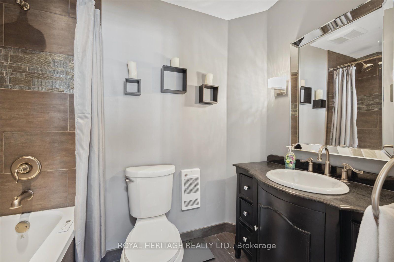385 Lakebreeze Drive, #301