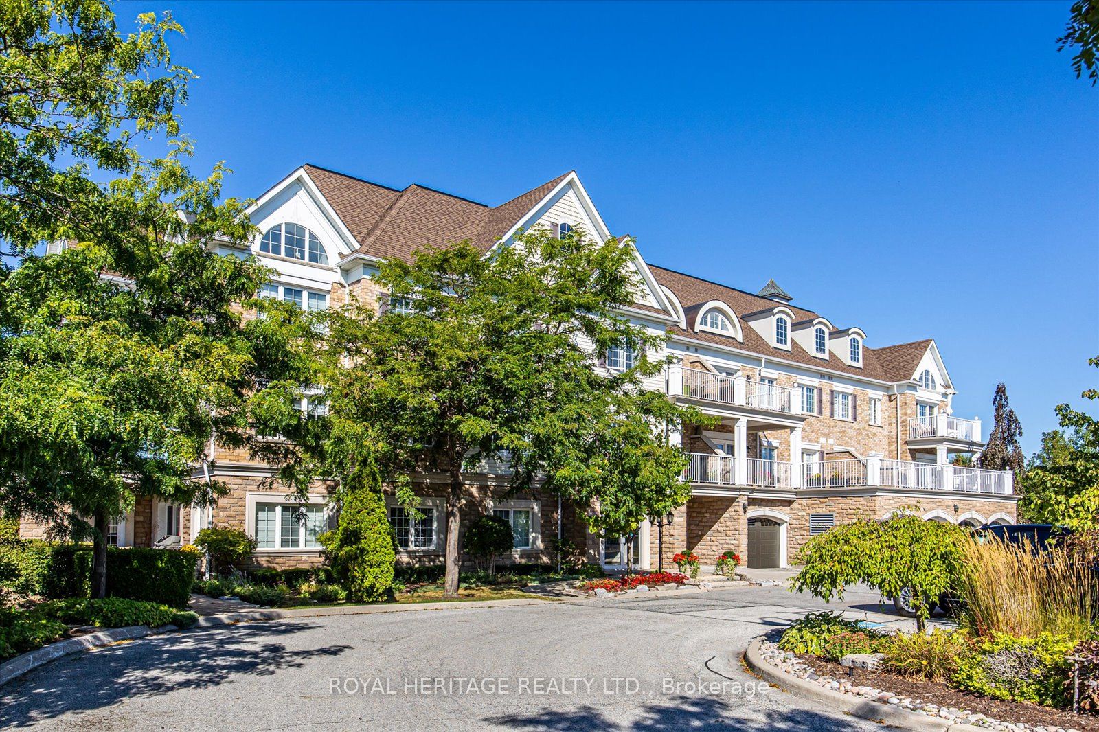 385 Lakebreeze Drive, #301