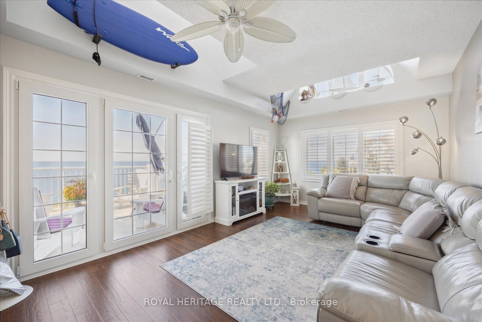 385 Lakebreeze Drive, #301