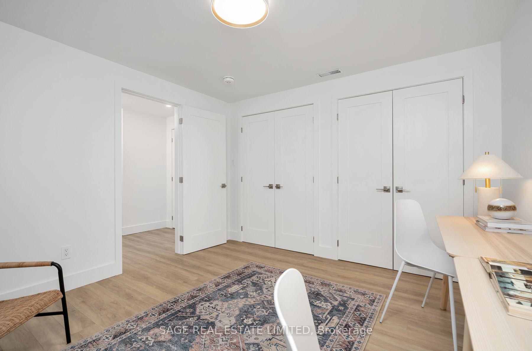 245 Linsmore Cres