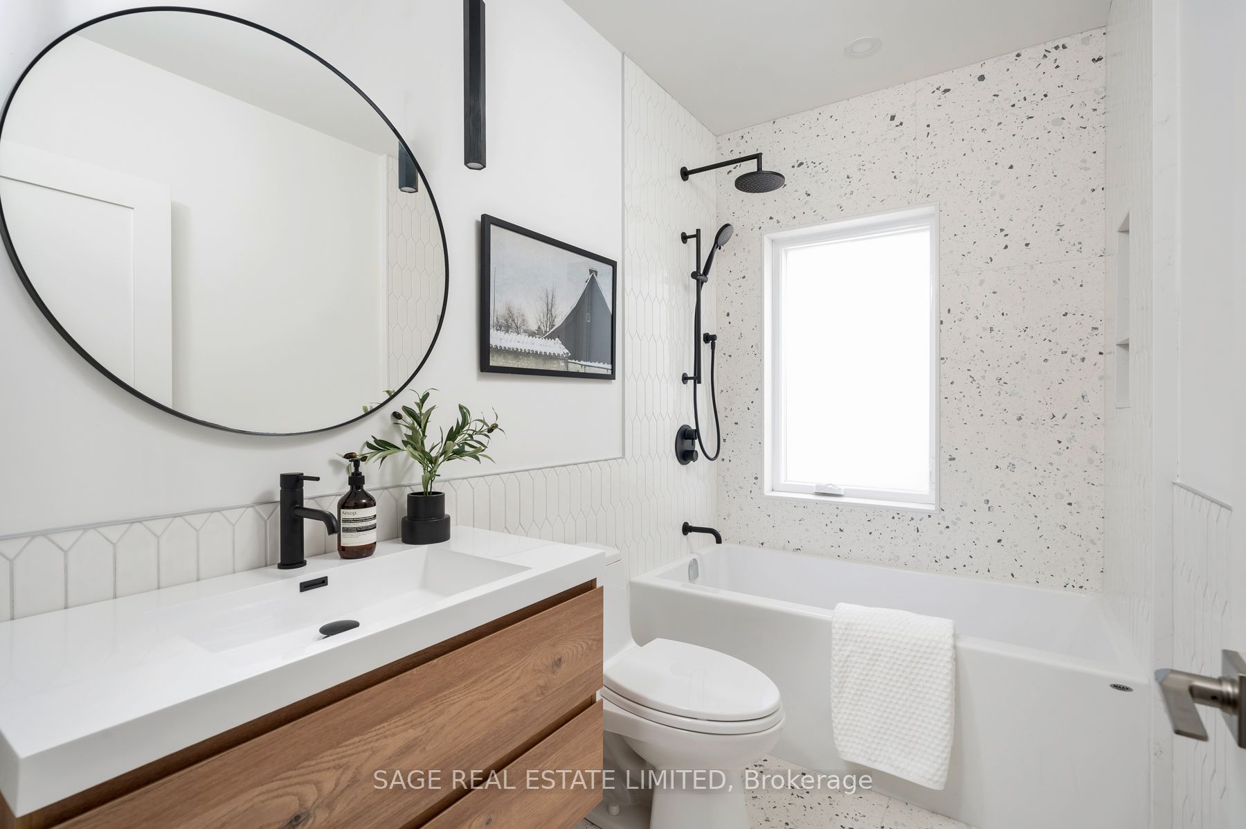 245 Linsmore Cres
