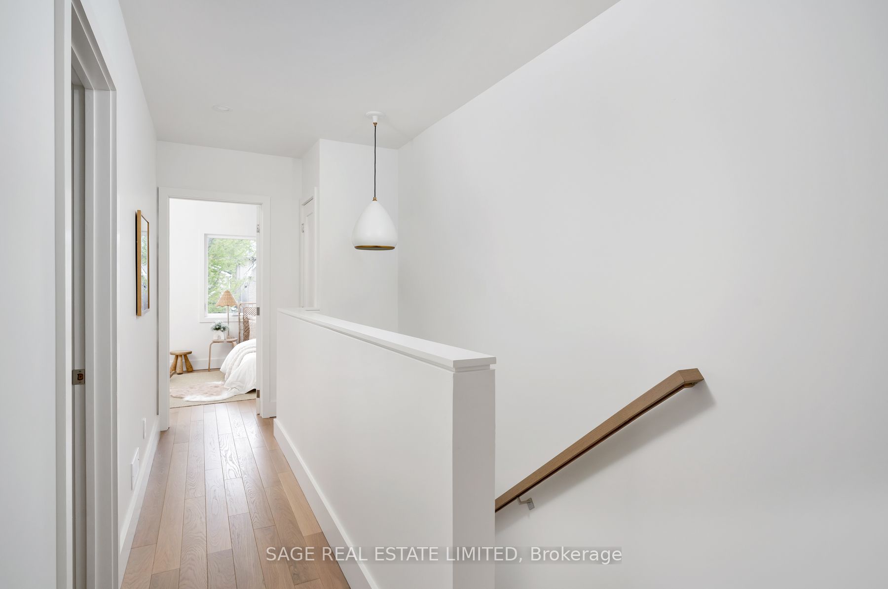 245 Linsmore Cres