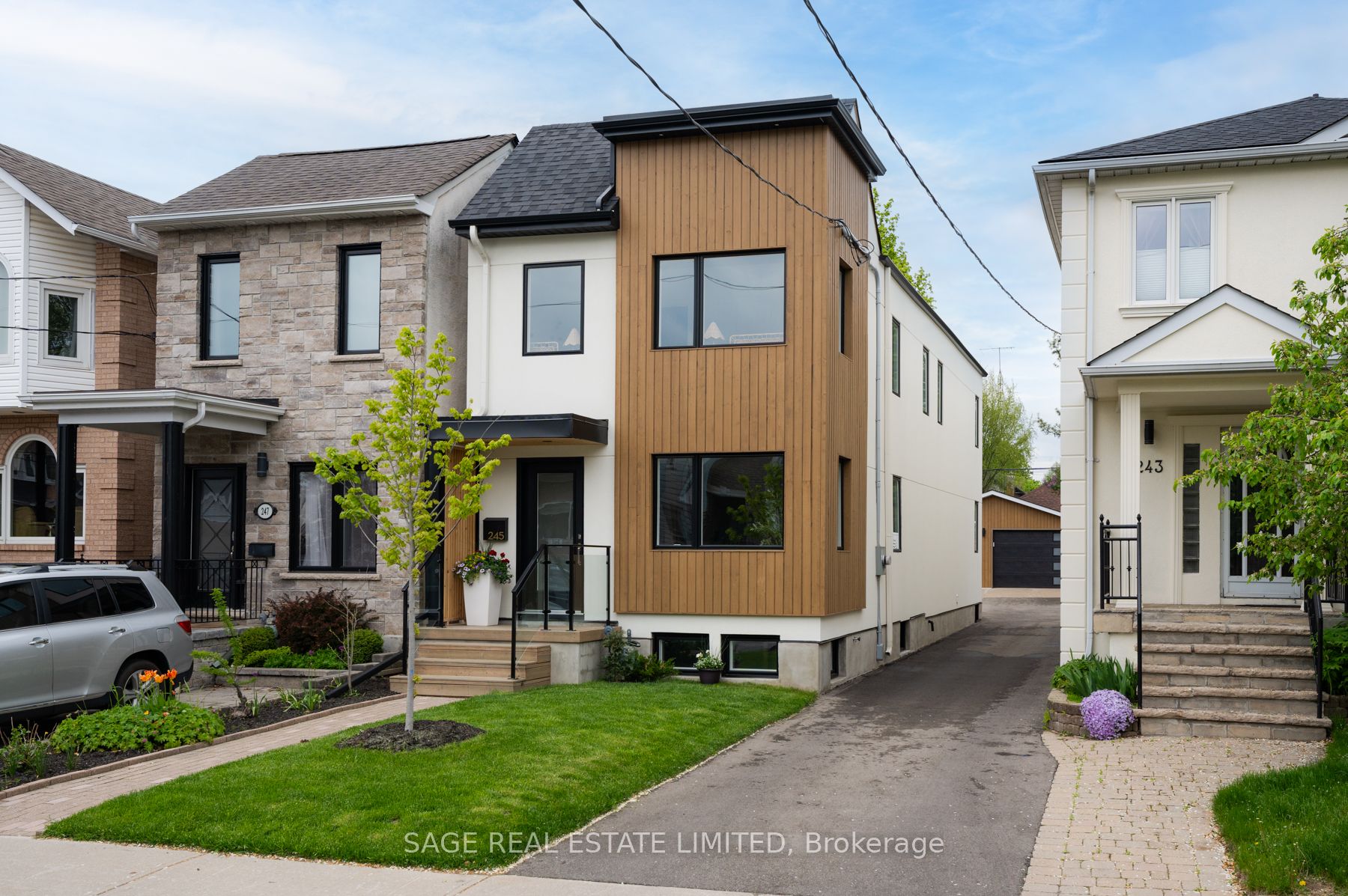 245 Linsmore Cres