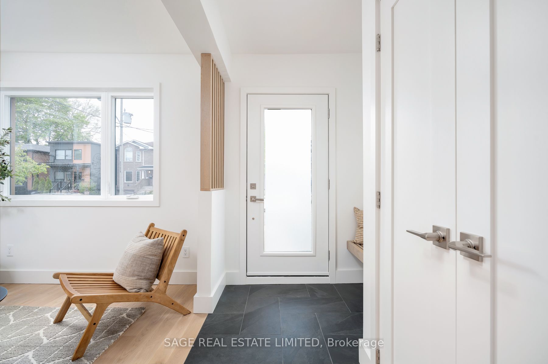 245 Linsmore Cres