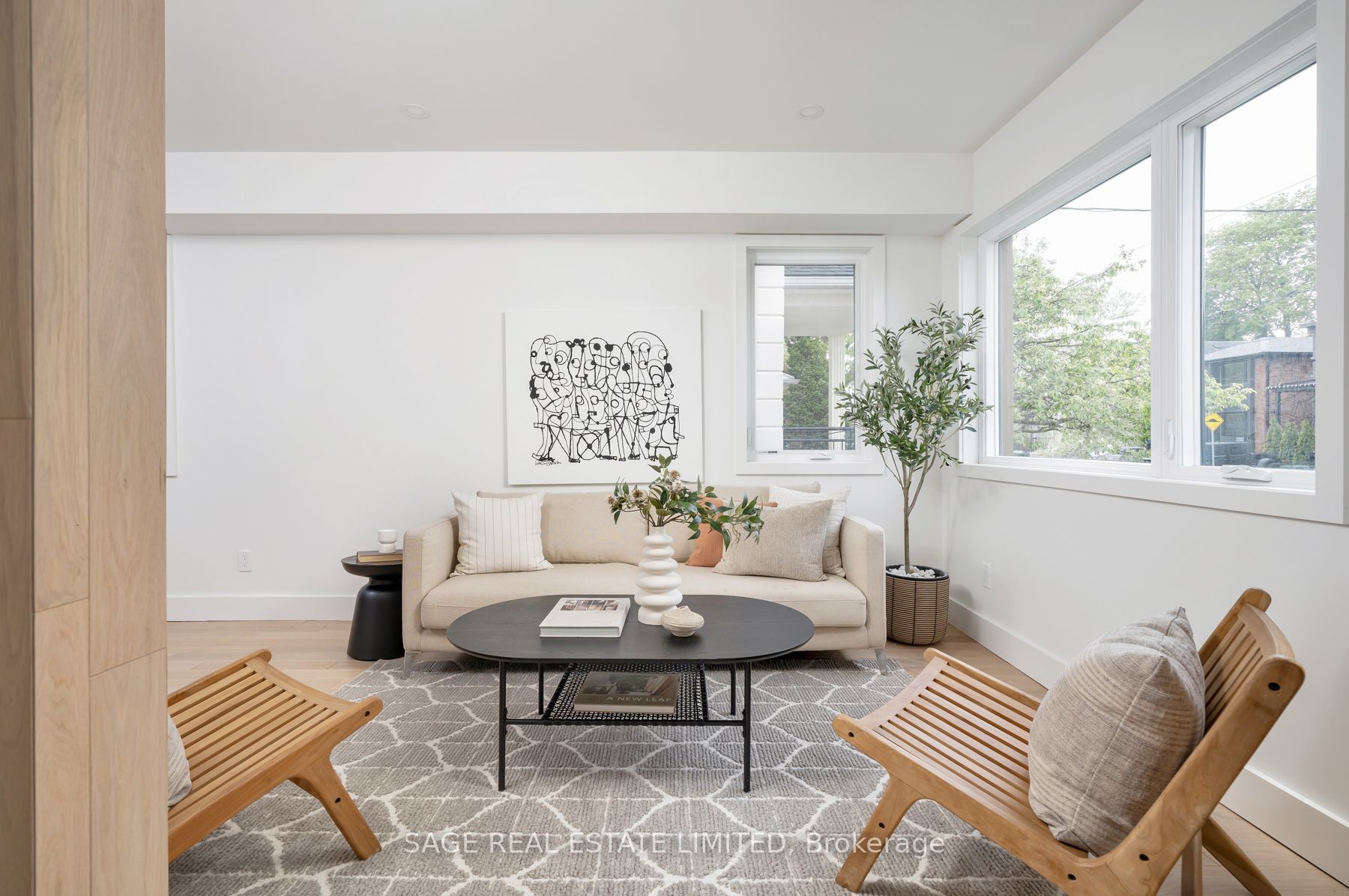 245 Linsmore Cres