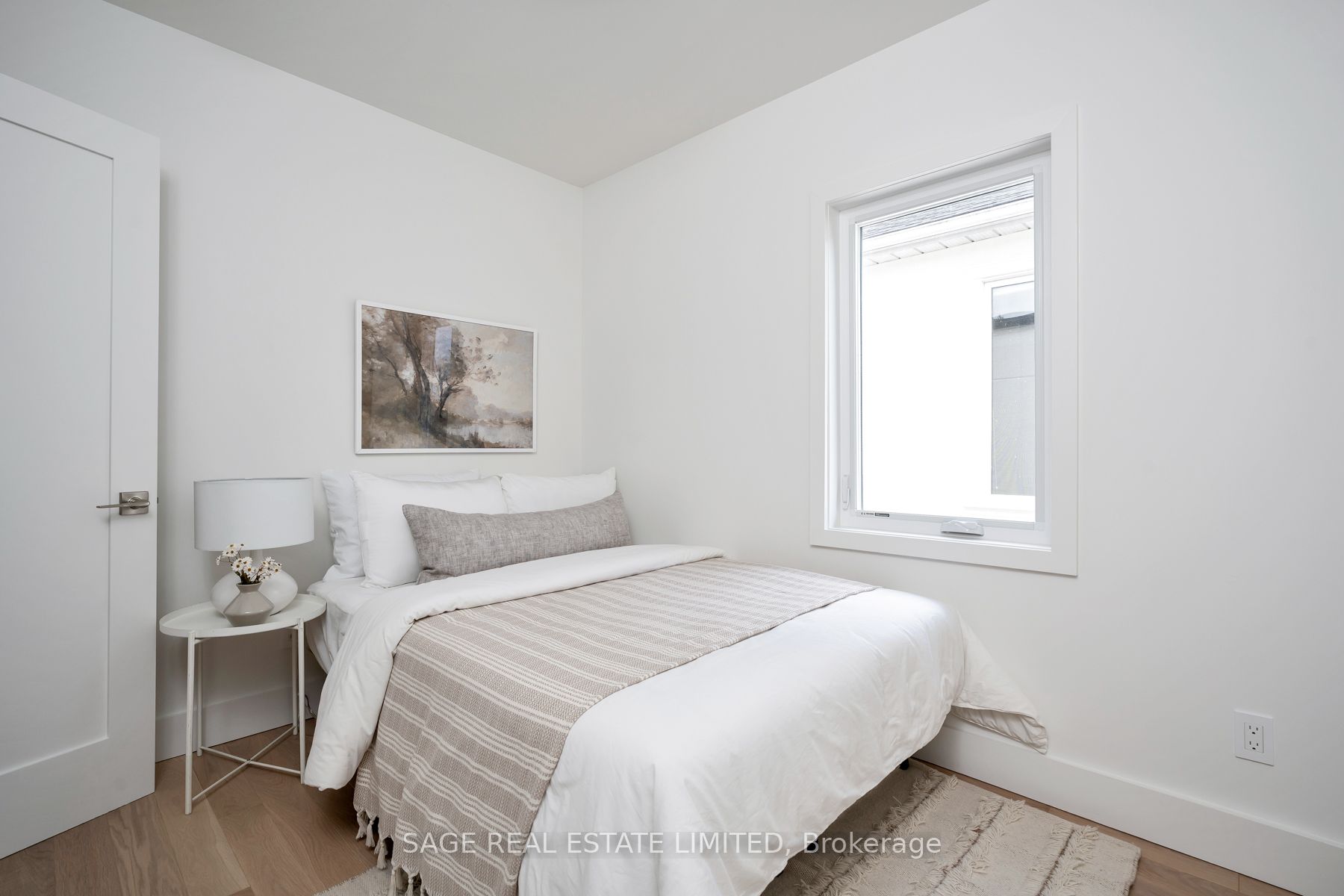 245 Linsmore Cres