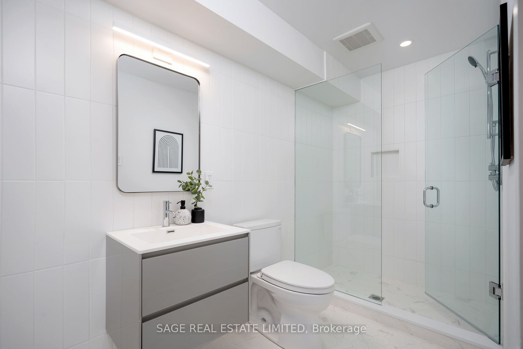 245 Linsmore Cres