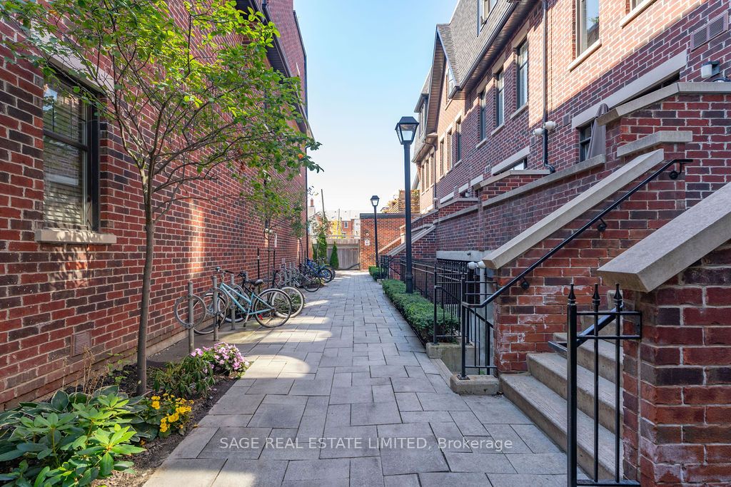 150 Broadview Avenue #Th3