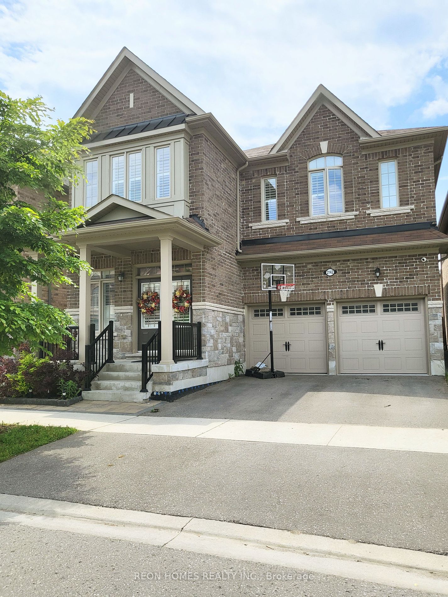 2142 Saffron Dr