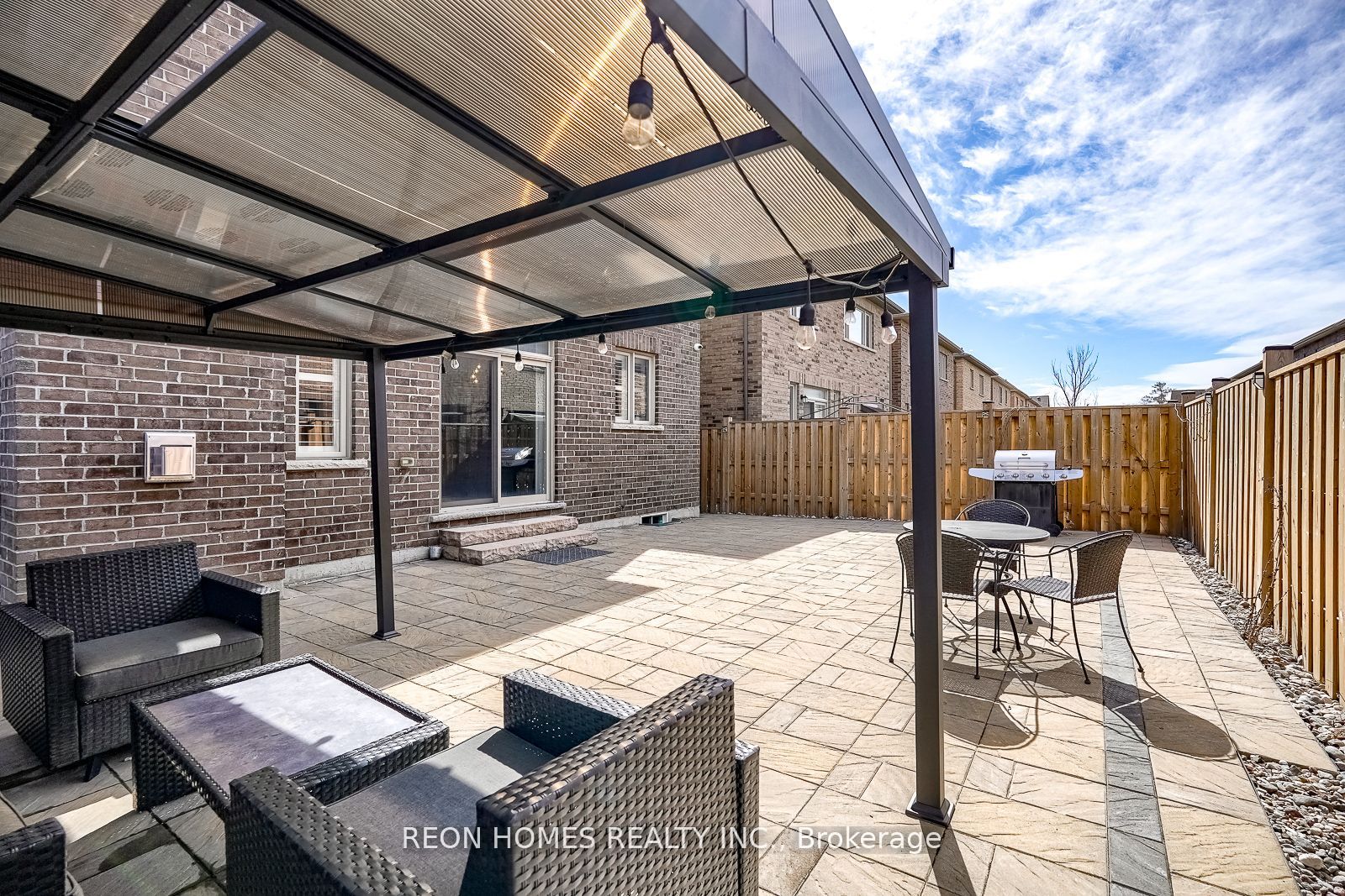 2142 Saffron Dr
