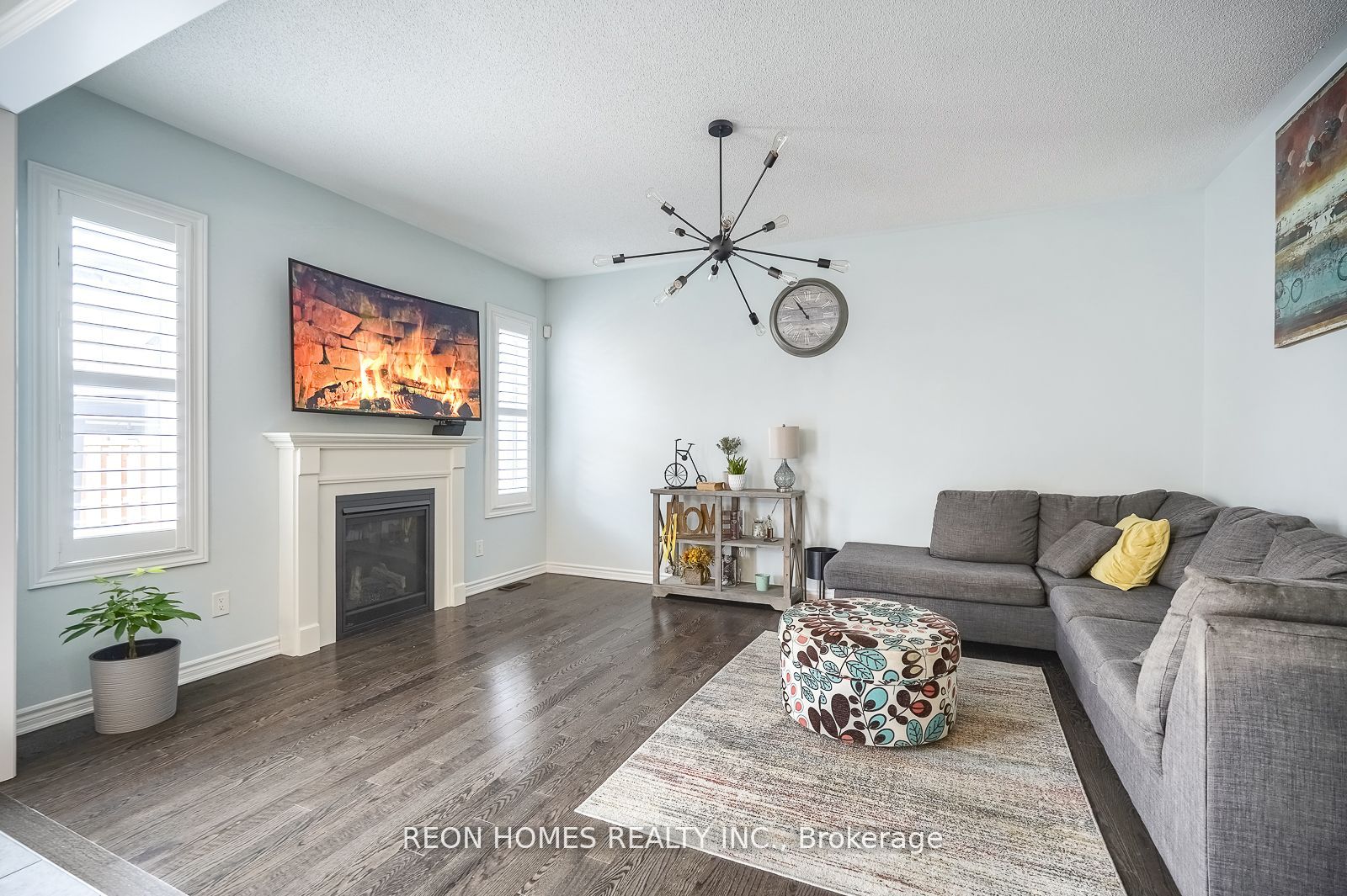 2142 Saffron Dr