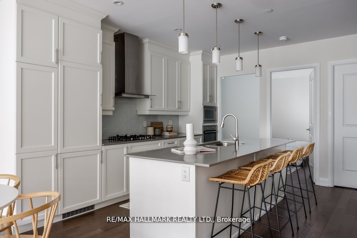 200 Woodbine Avenue, #304