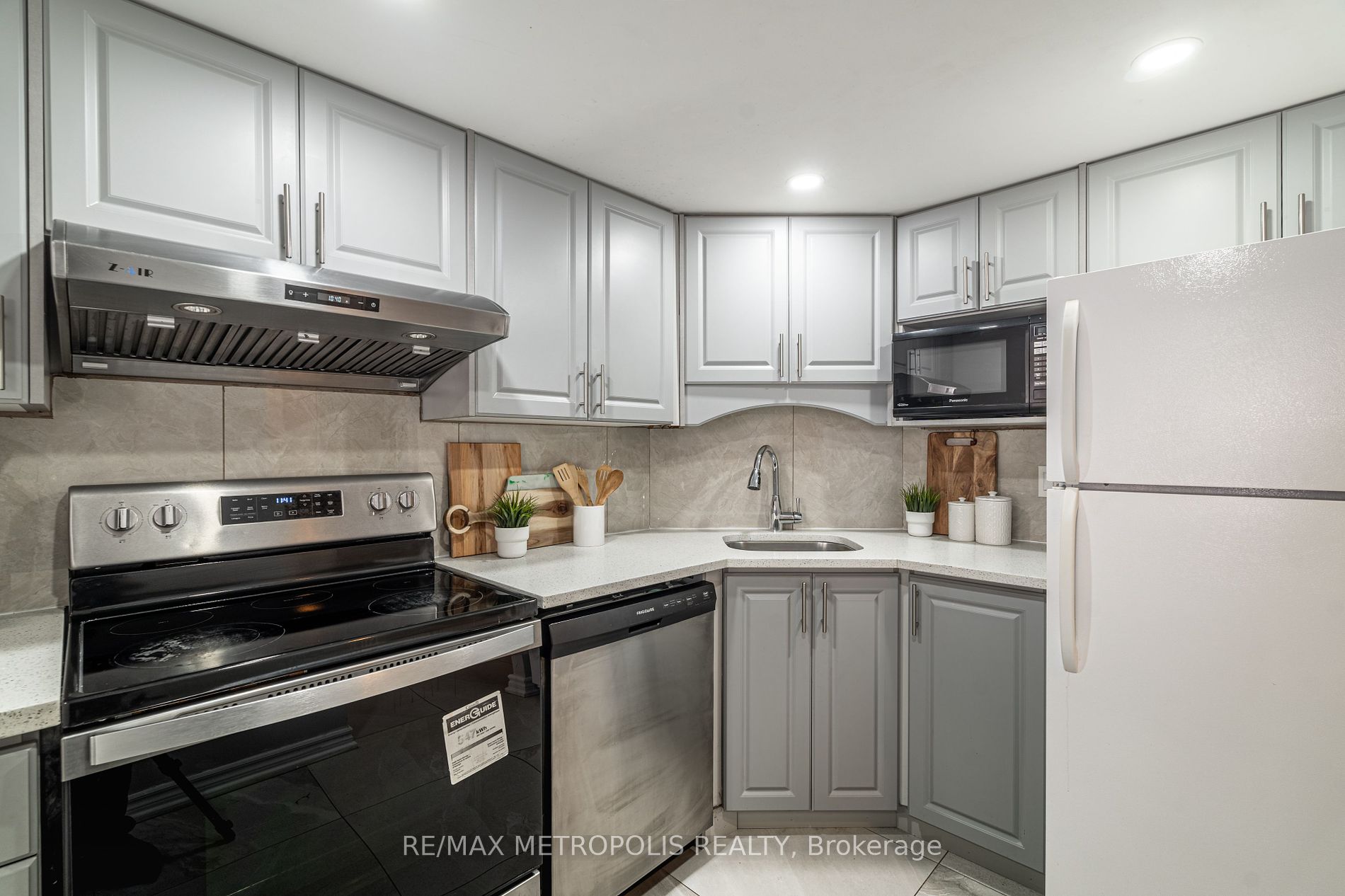 150 Alton Towers Circle, #201
